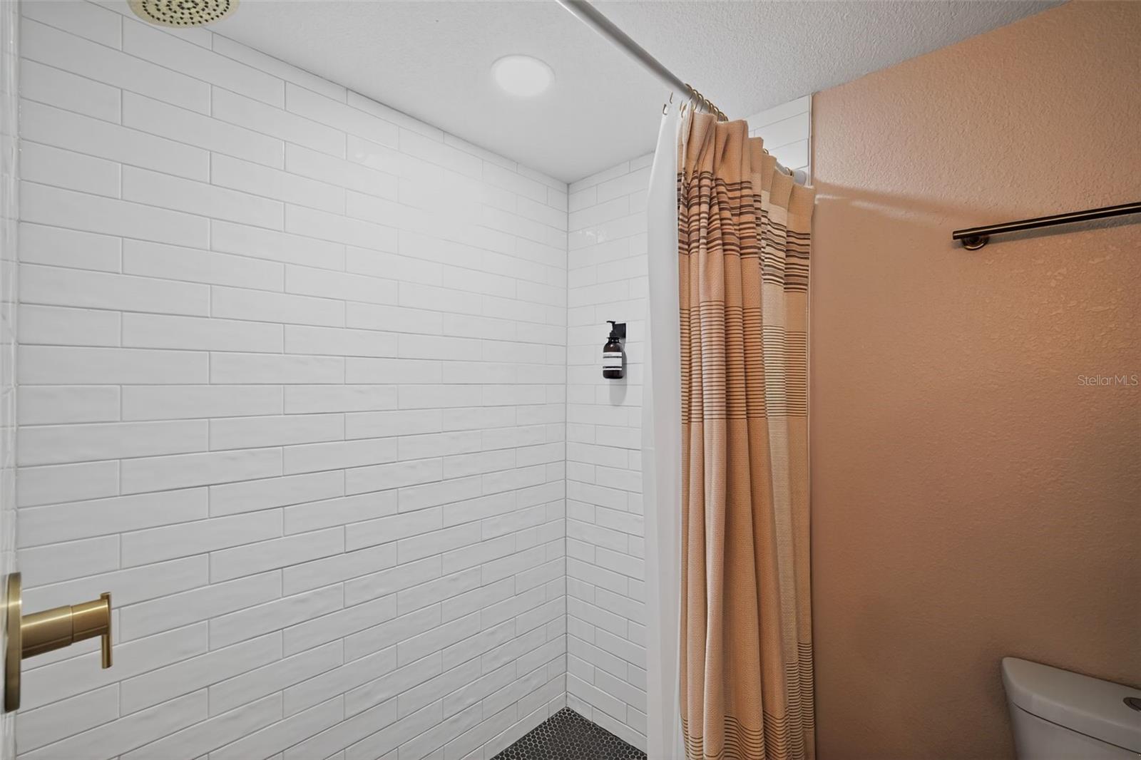 Image 24 of 40 For 63 Lake Hunter Drive