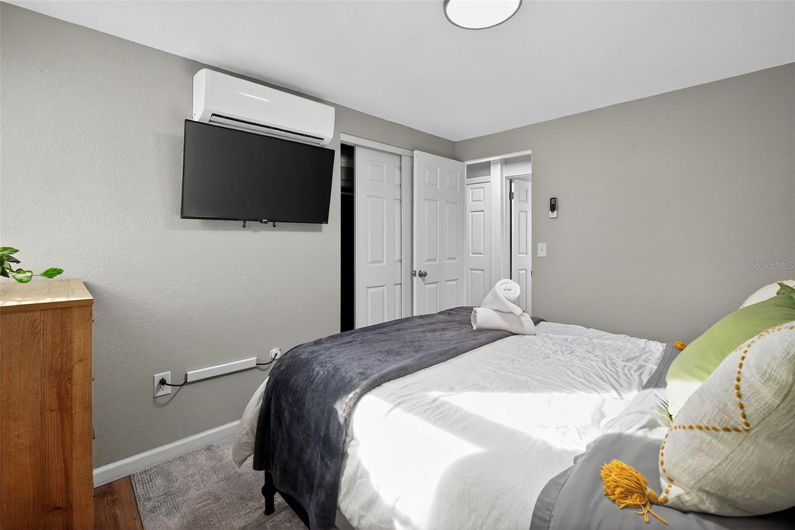 Image 26 of 40 For 63 Lake Hunter Drive