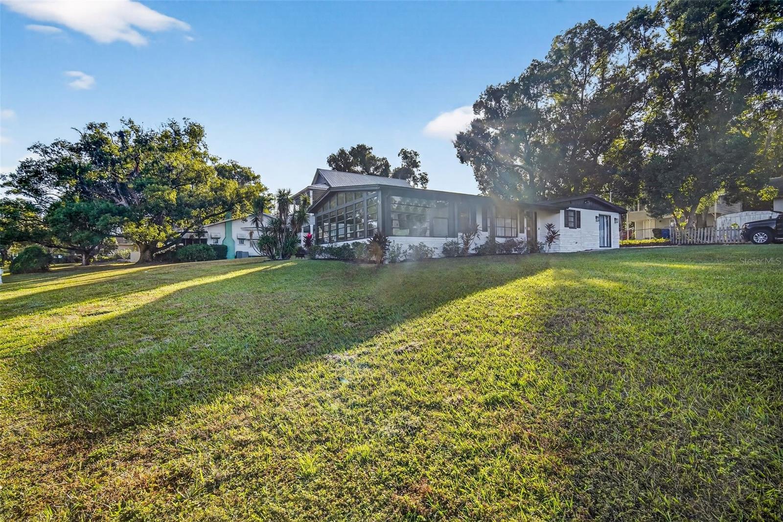 Image 5 of 40 For 63 Lake Hunter Drive