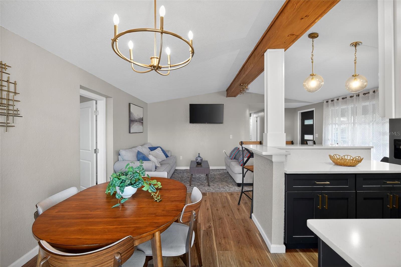 Image 9 of 40 For 63 Lake Hunter Drive