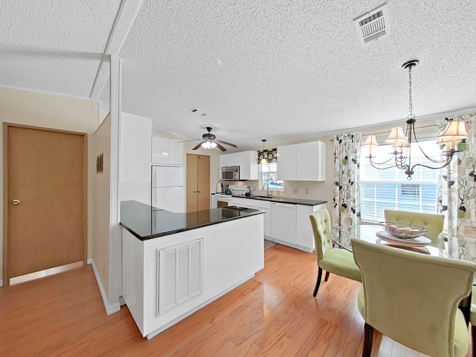 Image 18 of 44 For 1758 Fox Hill Dr