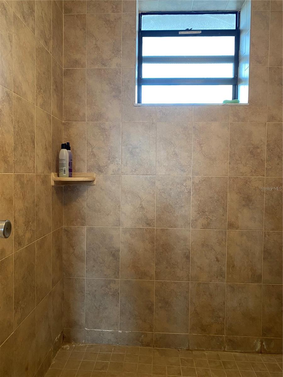 Image 10 of 52 For 1100 Colony Point Circle 518