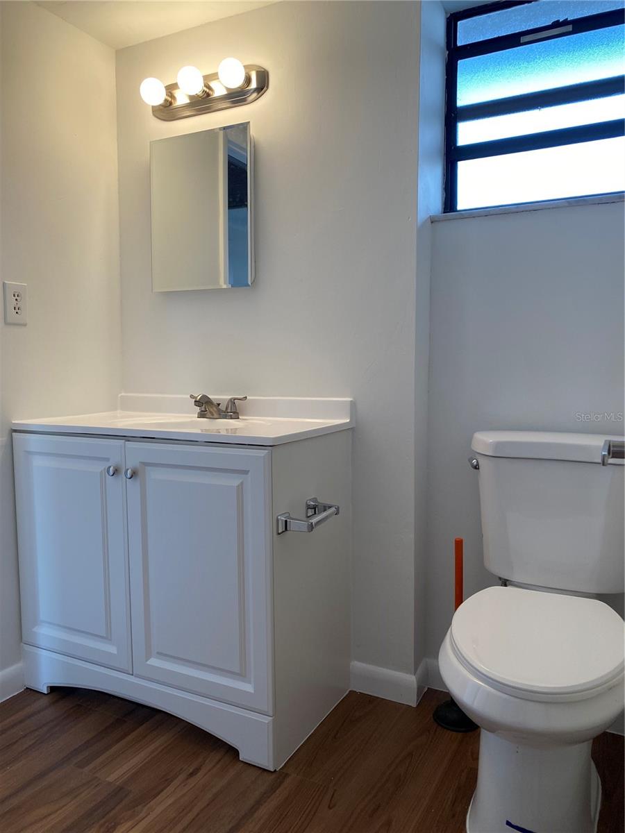 Image 18 of 52 For 1100 Colony Point Circle 518