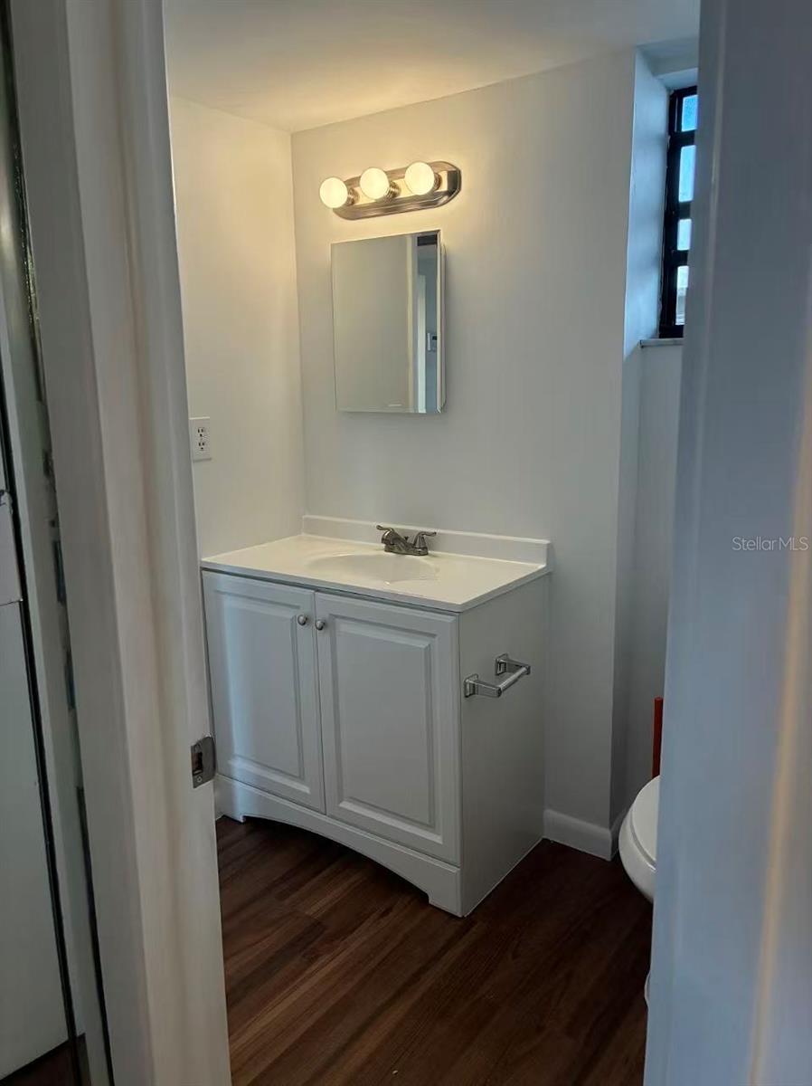 Image 19 of 52 For 1100 Colony Point Circle 518