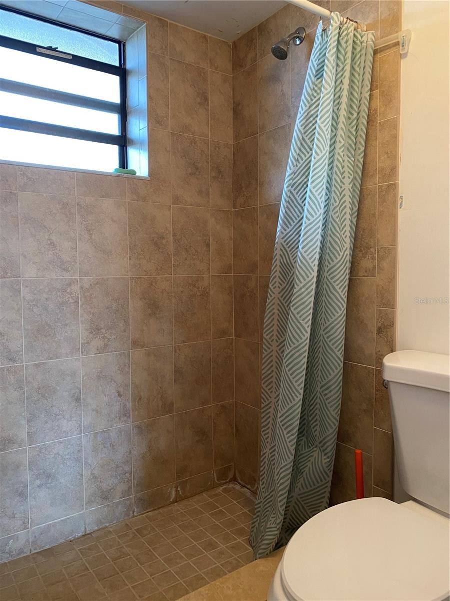 Image 9 of 52 For 1100 Colony Point Circle 518