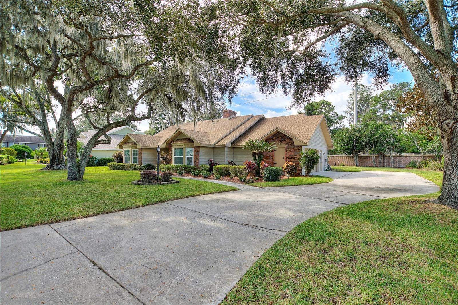 Details for 20 Bridgewater Drive, WINTER HAVEN, FL 33884