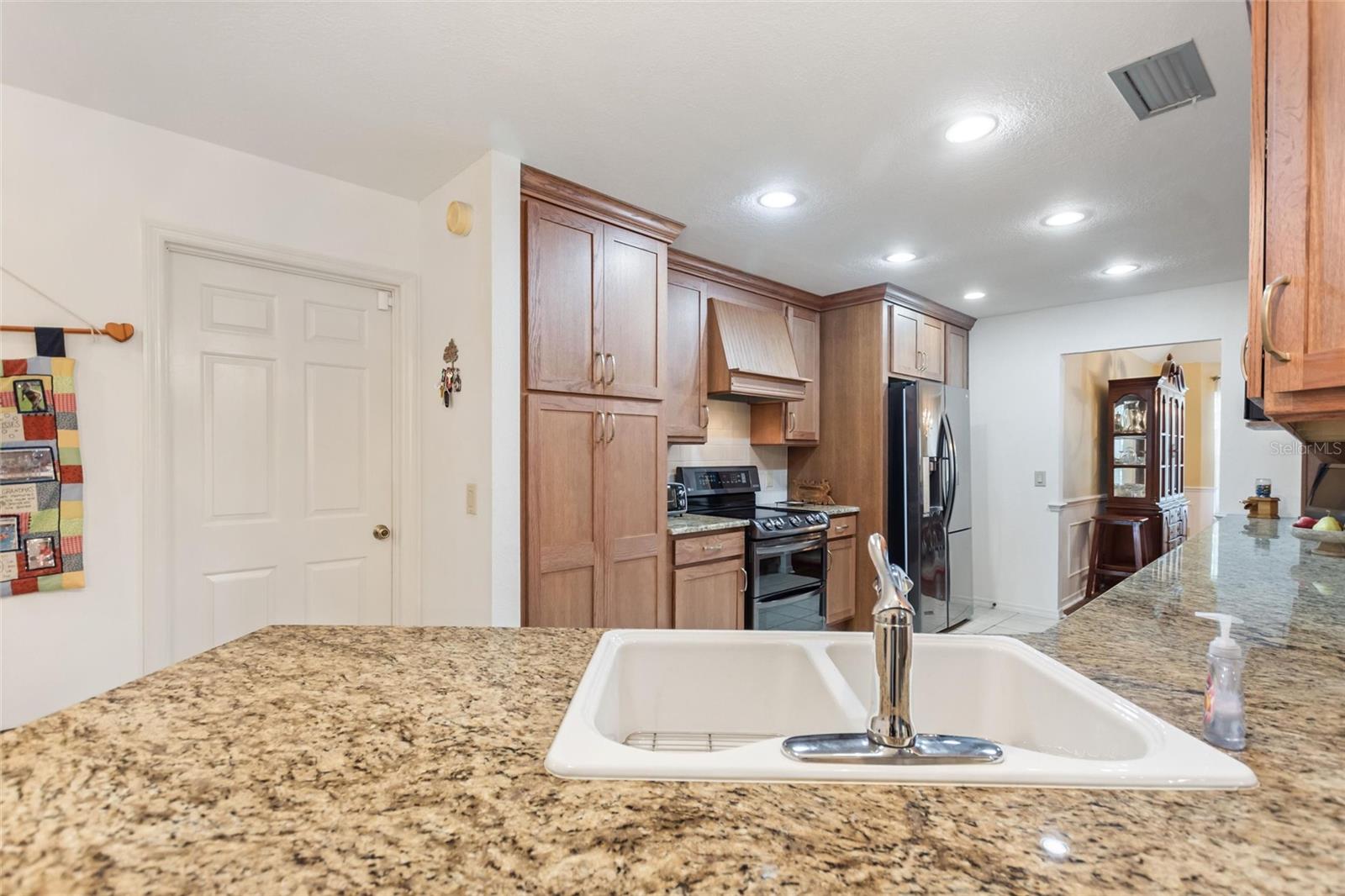 Image 15 of 51 For 20 Bridgewater Drive