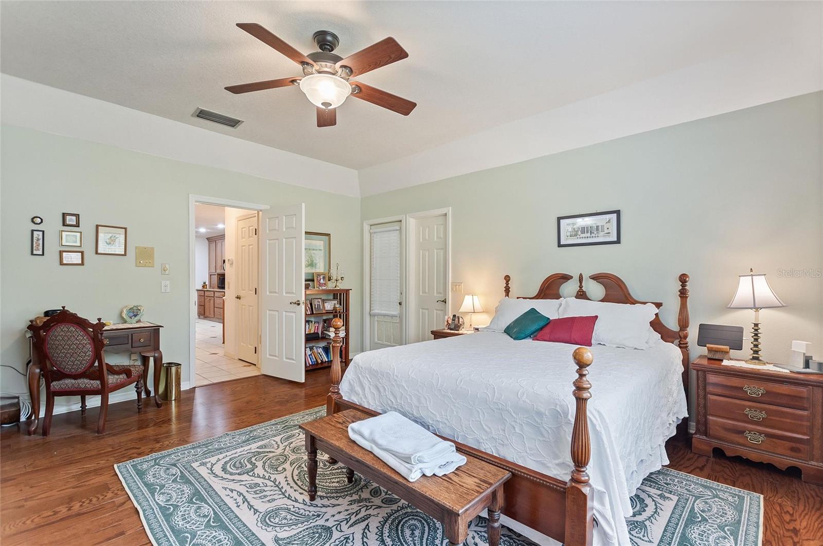 Image 22 of 51 For 20 Bridgewater Drive