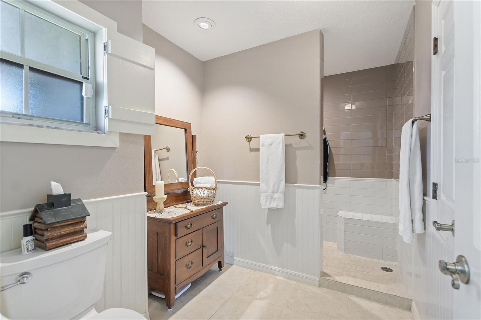 Image 25 of 51 For 20 Bridgewater Drive