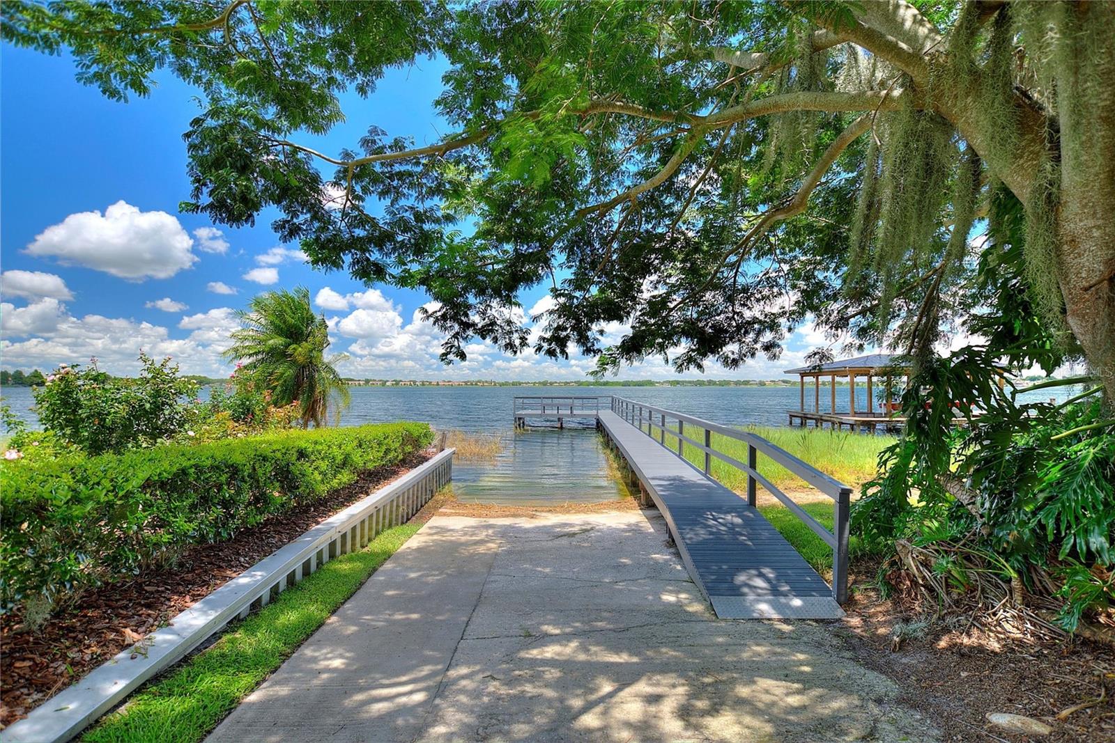 Image 5 of 51 For 20 Bridgewater Drive