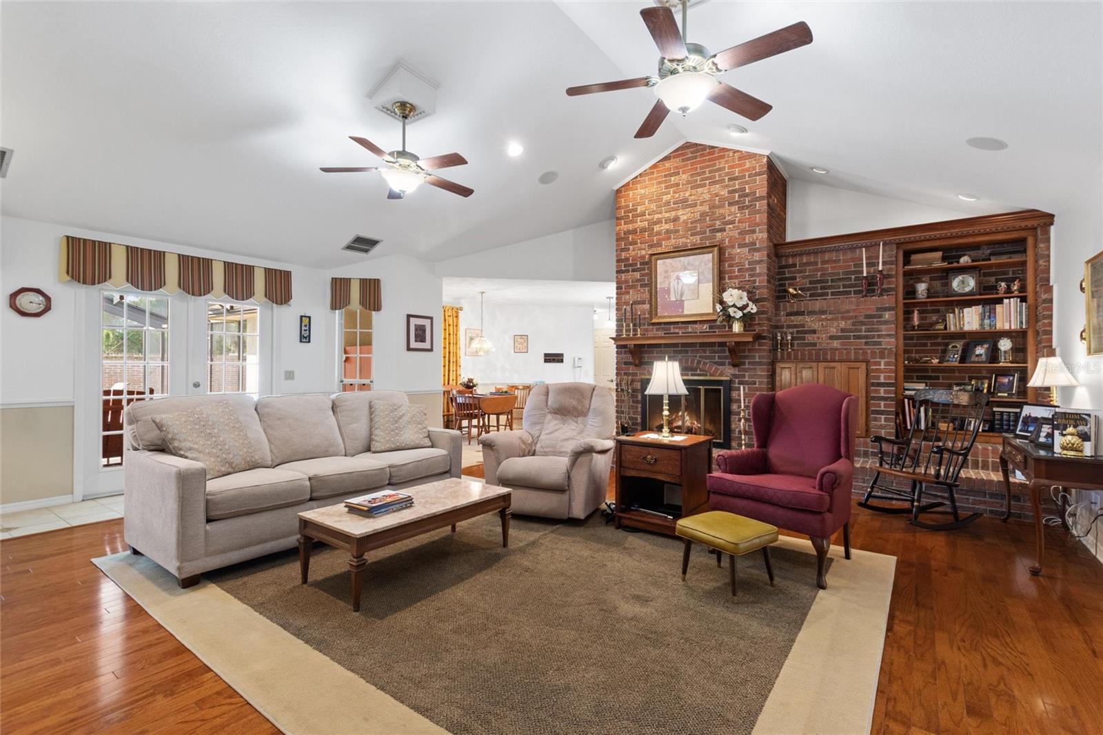 Image 8 of 51 For 20 Bridgewater Drive