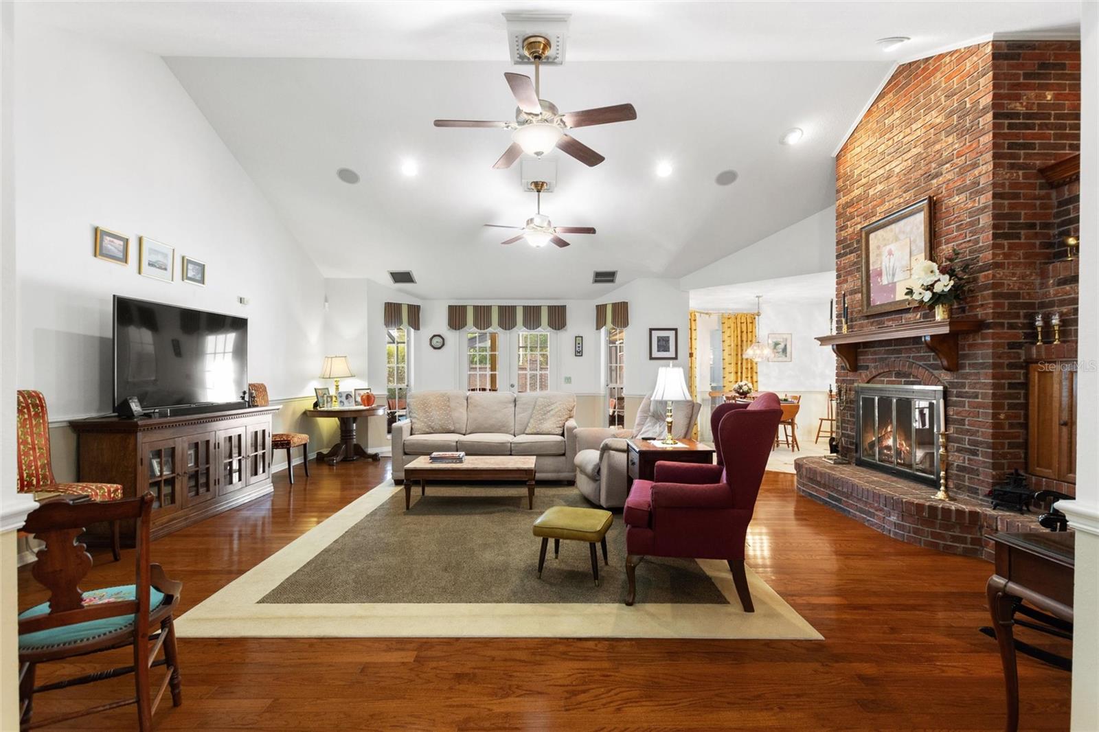 Image 9 of 51 For 20 Bridgewater Drive