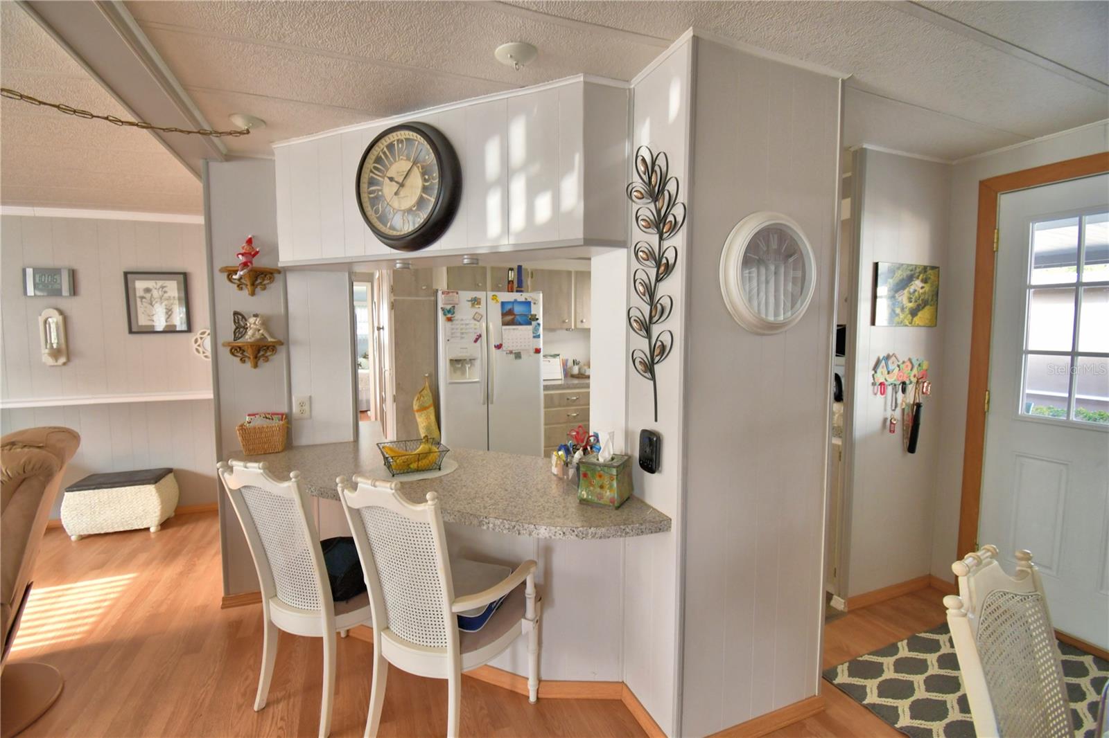 Image 12 of 56 For 123 Holiday Lane