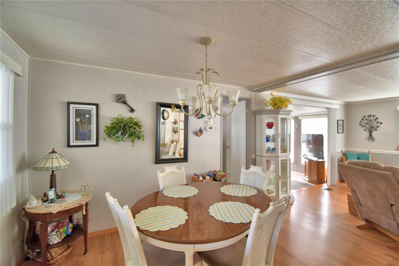 Image 13 of 56 For 123 Holiday Lane