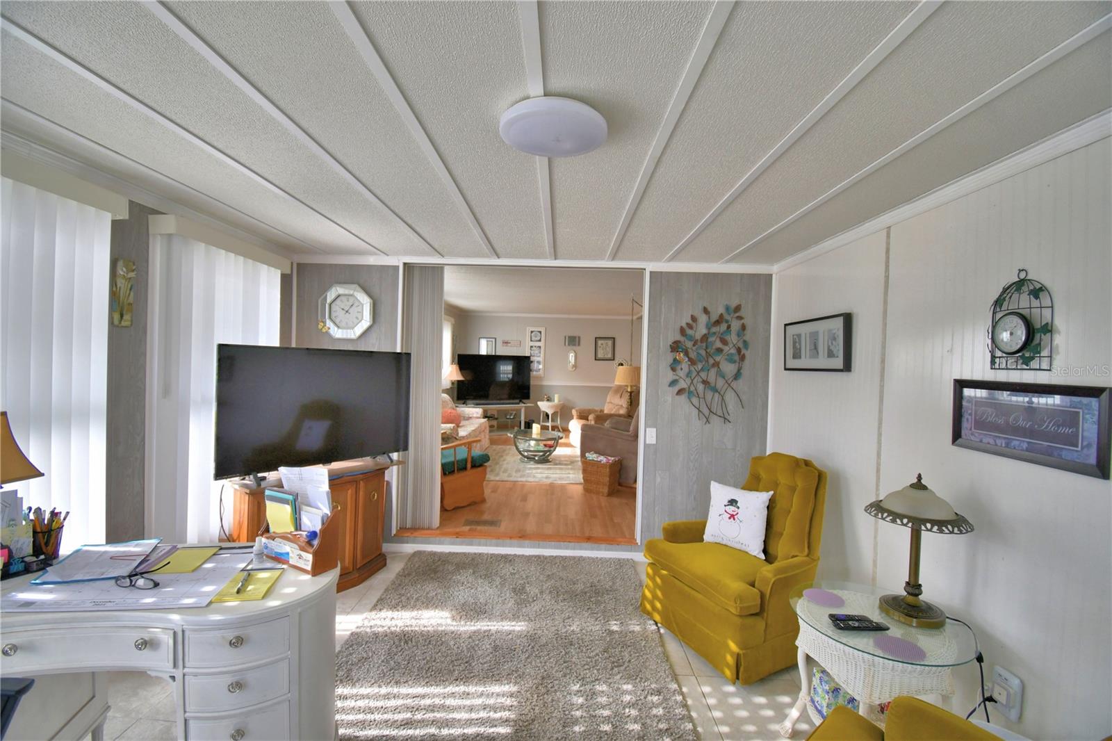 Image 23 of 56 For 123 Holiday Lane