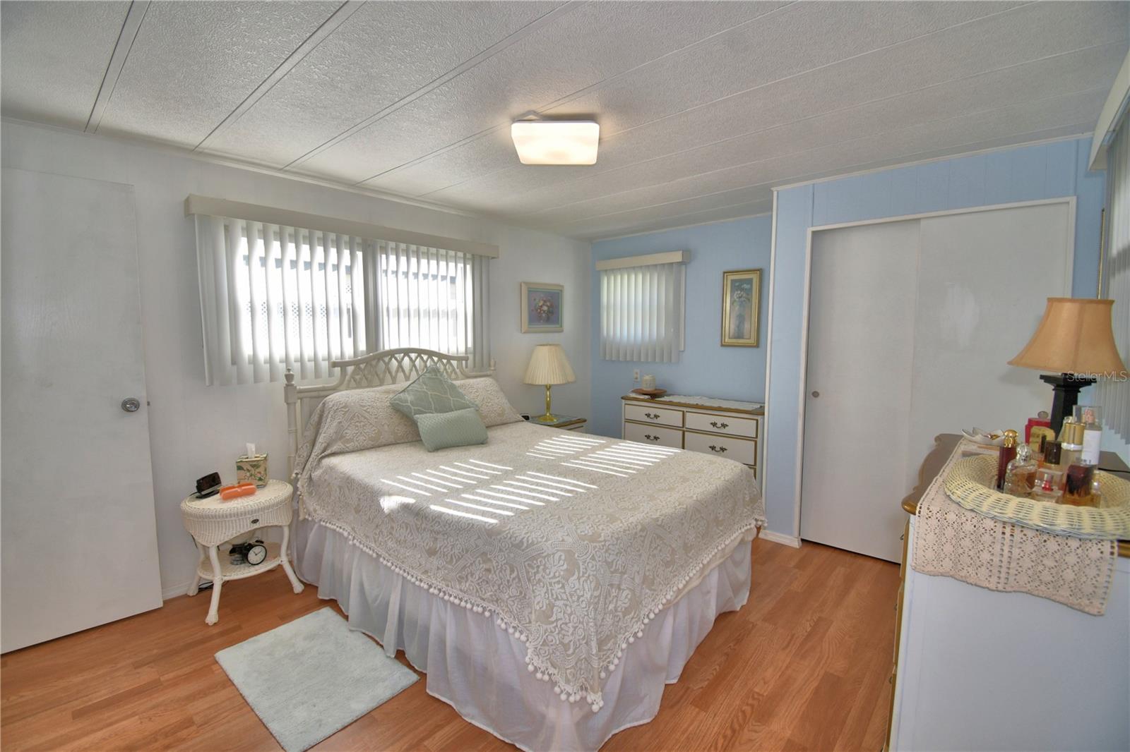 Image 26 of 56 For 123 Holiday Lane