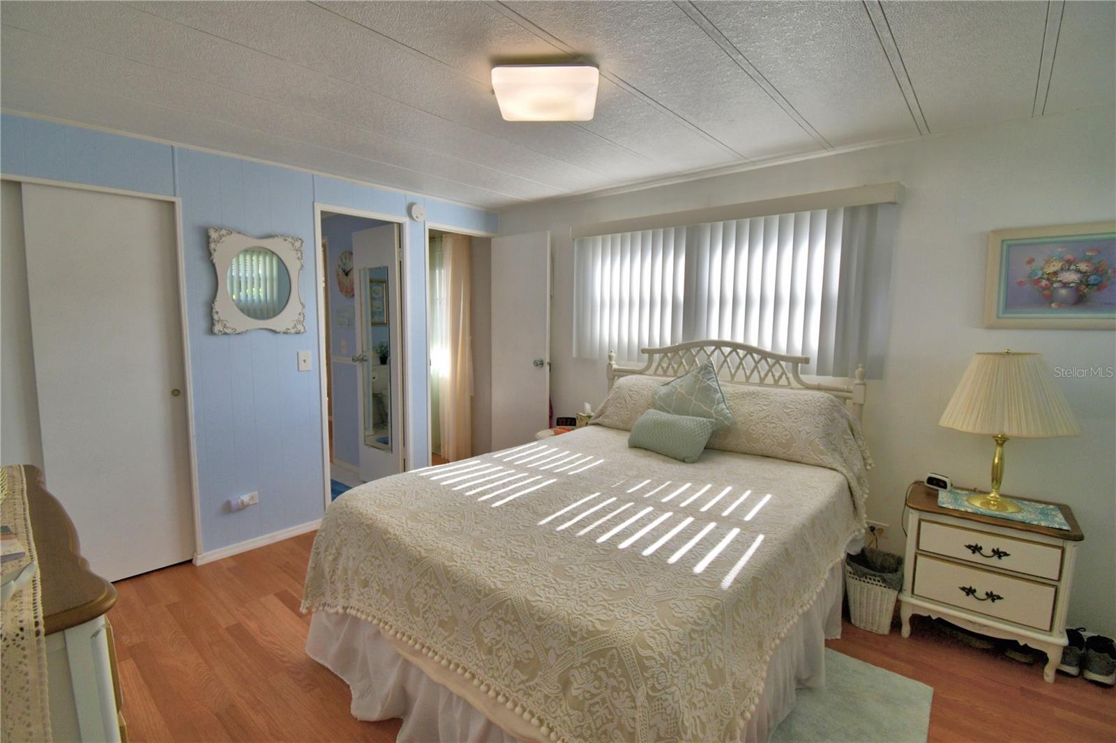 Image 27 of 56 For 123 Holiday Lane