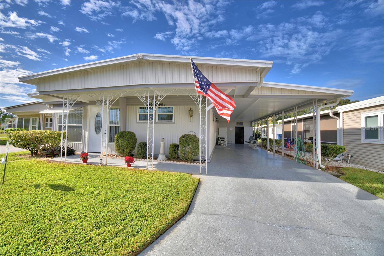 Image 3 of 56 For 123 Holiday Lane