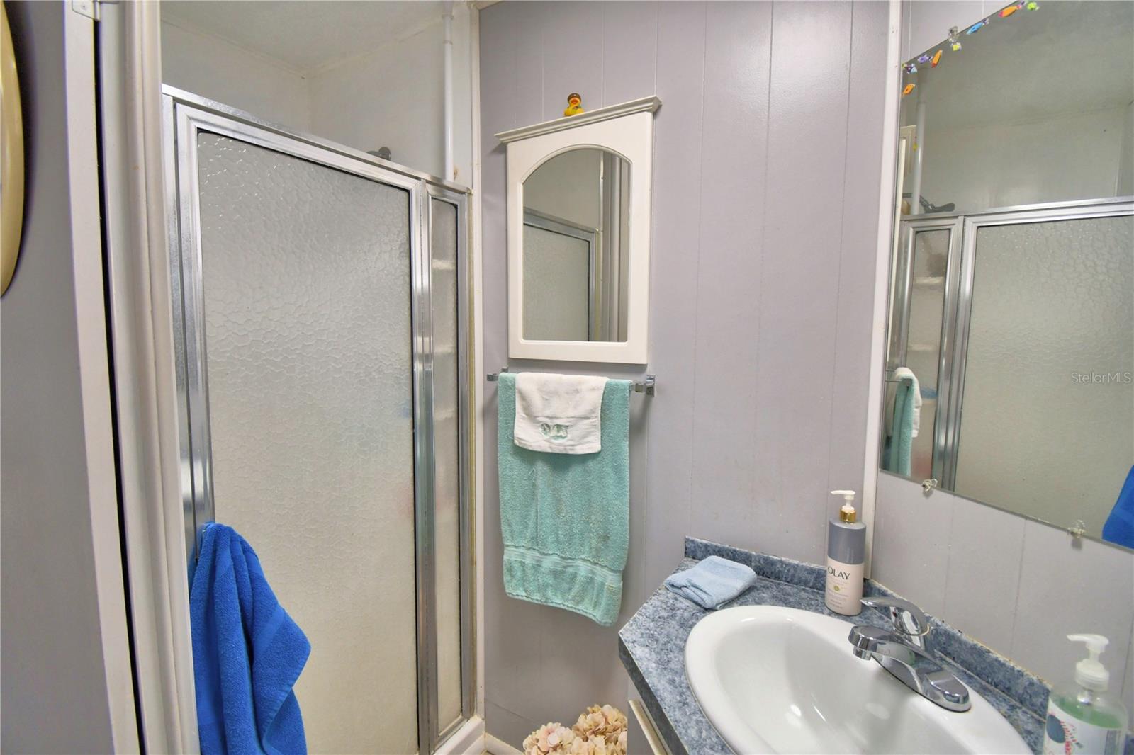 Image 37 of 56 For 123 Holiday Lane