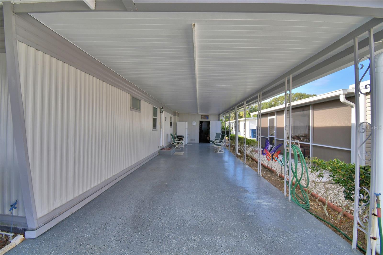 Image 7 of 56 For 123 Holiday Lane