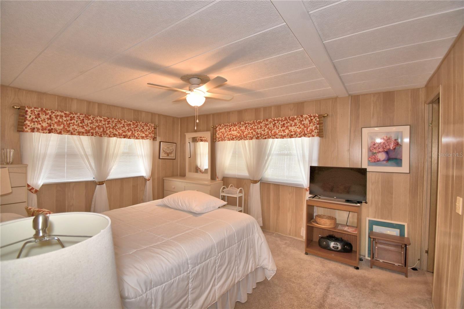 Image 25 of 49 For 127 Paradise Lane