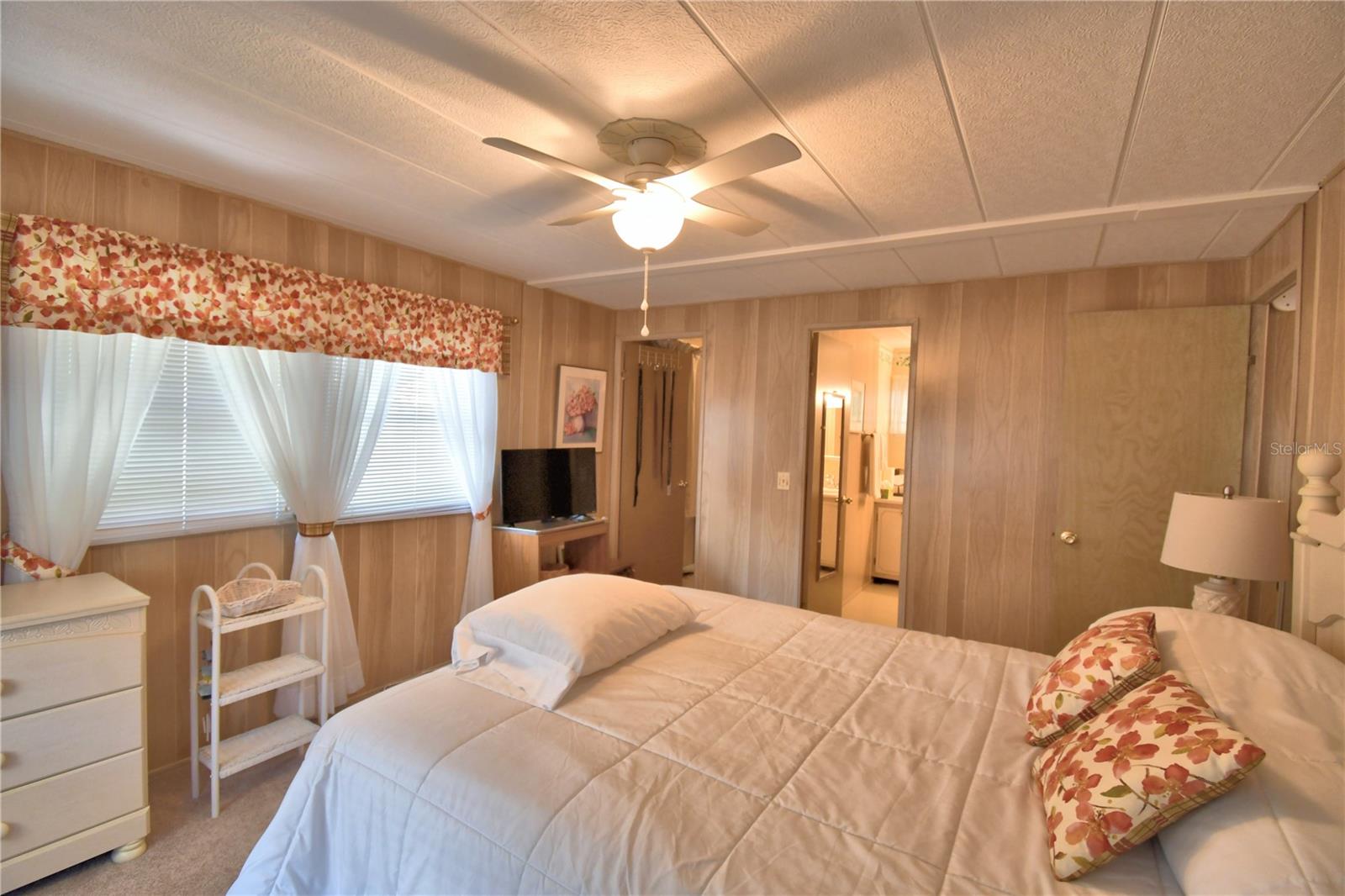 Image 27 of 49 For 127 Paradise Lane