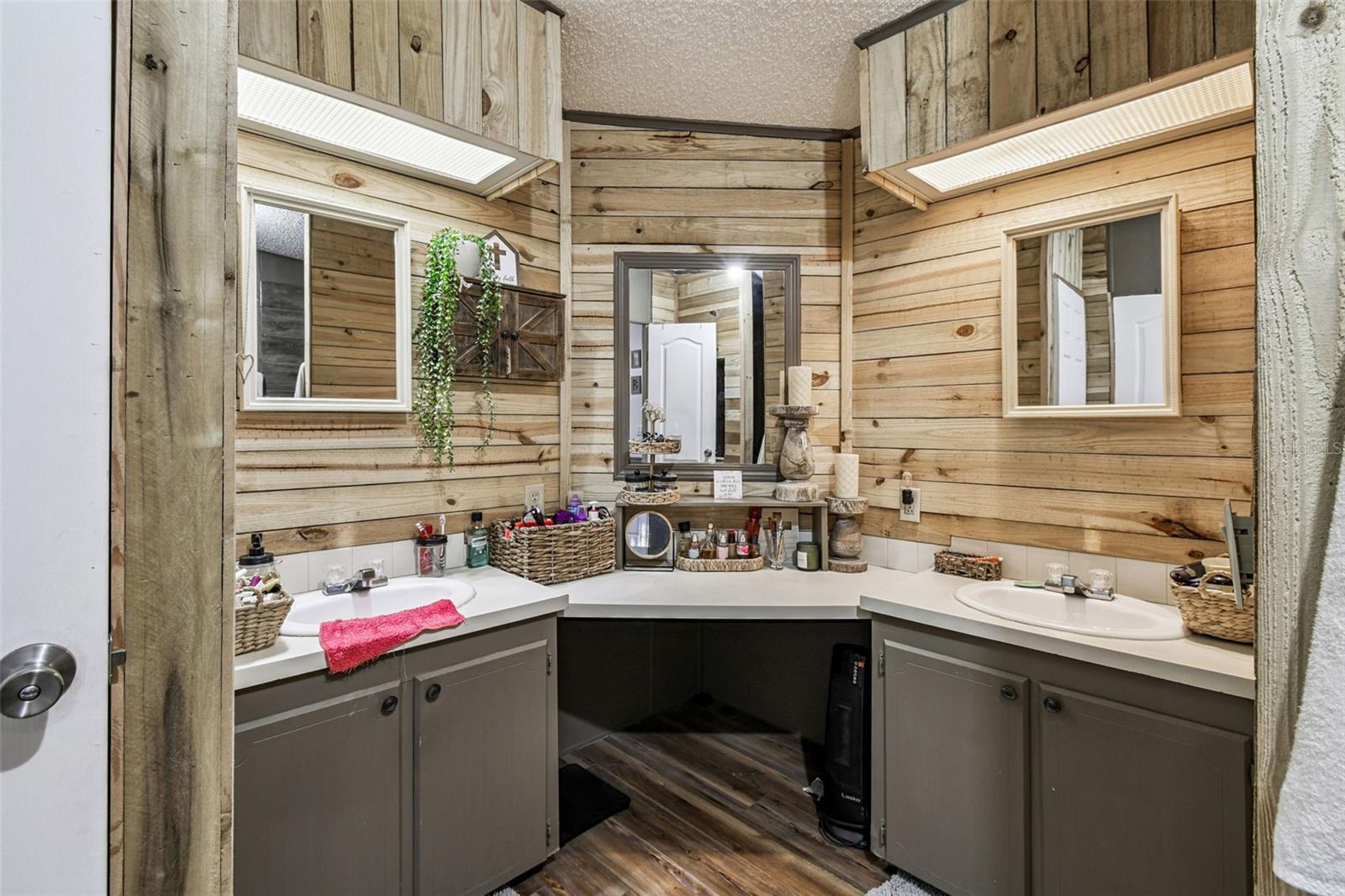 Image 14 of 32 For 1367 Barnhorst Road