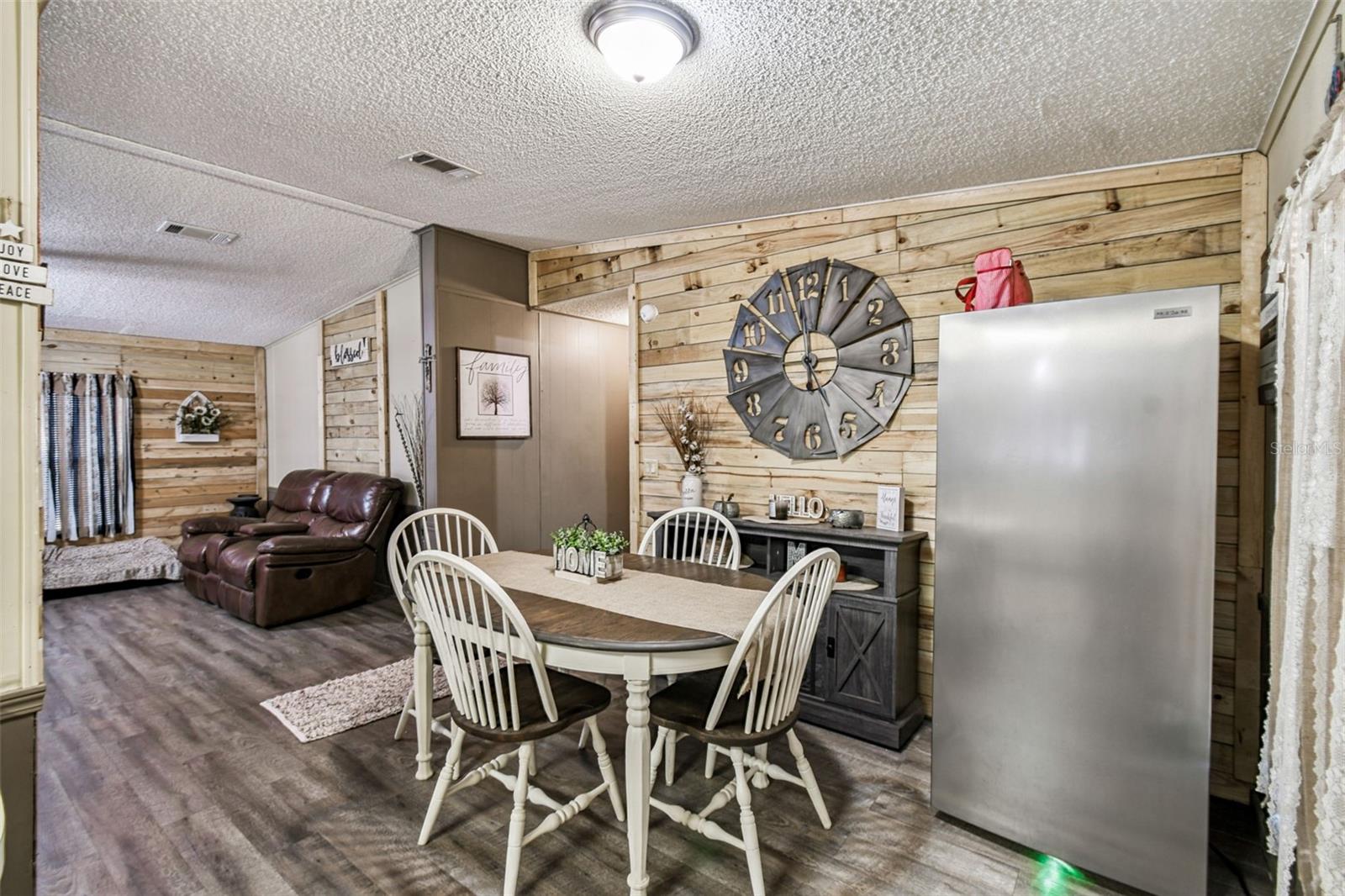 Image 9 of 32 For 1367 Barnhorst Road