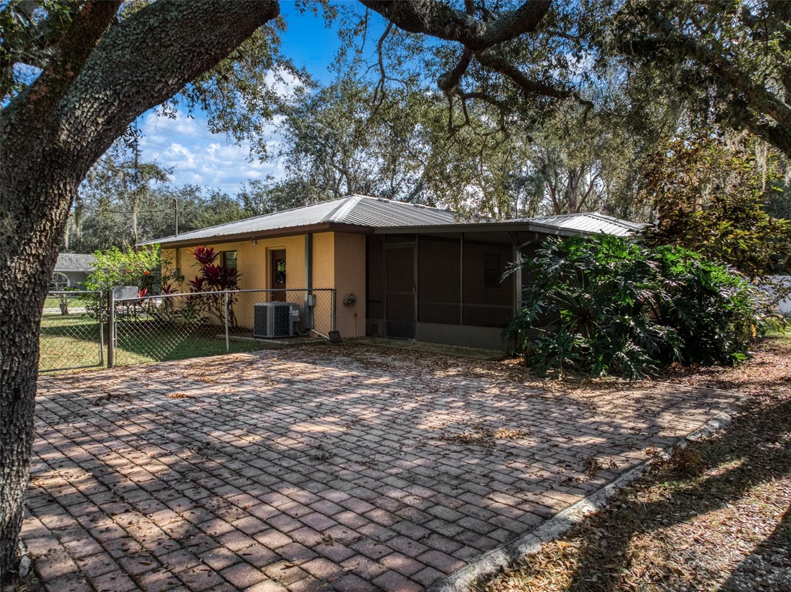 Image 39 of 45 For 1771 & 1783 Torrington Road