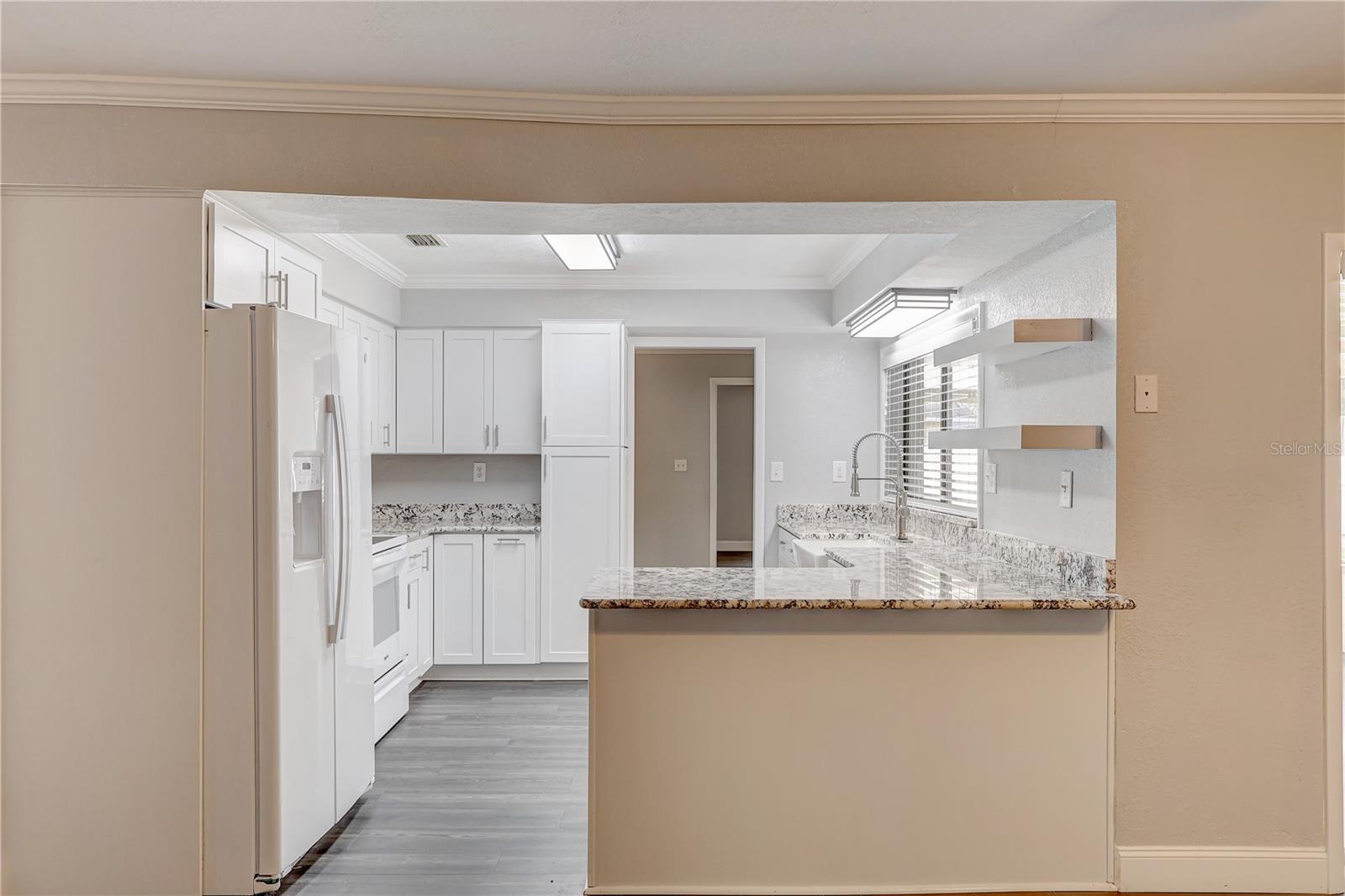 Image 17 of 47 For 544 Coleman Drive W