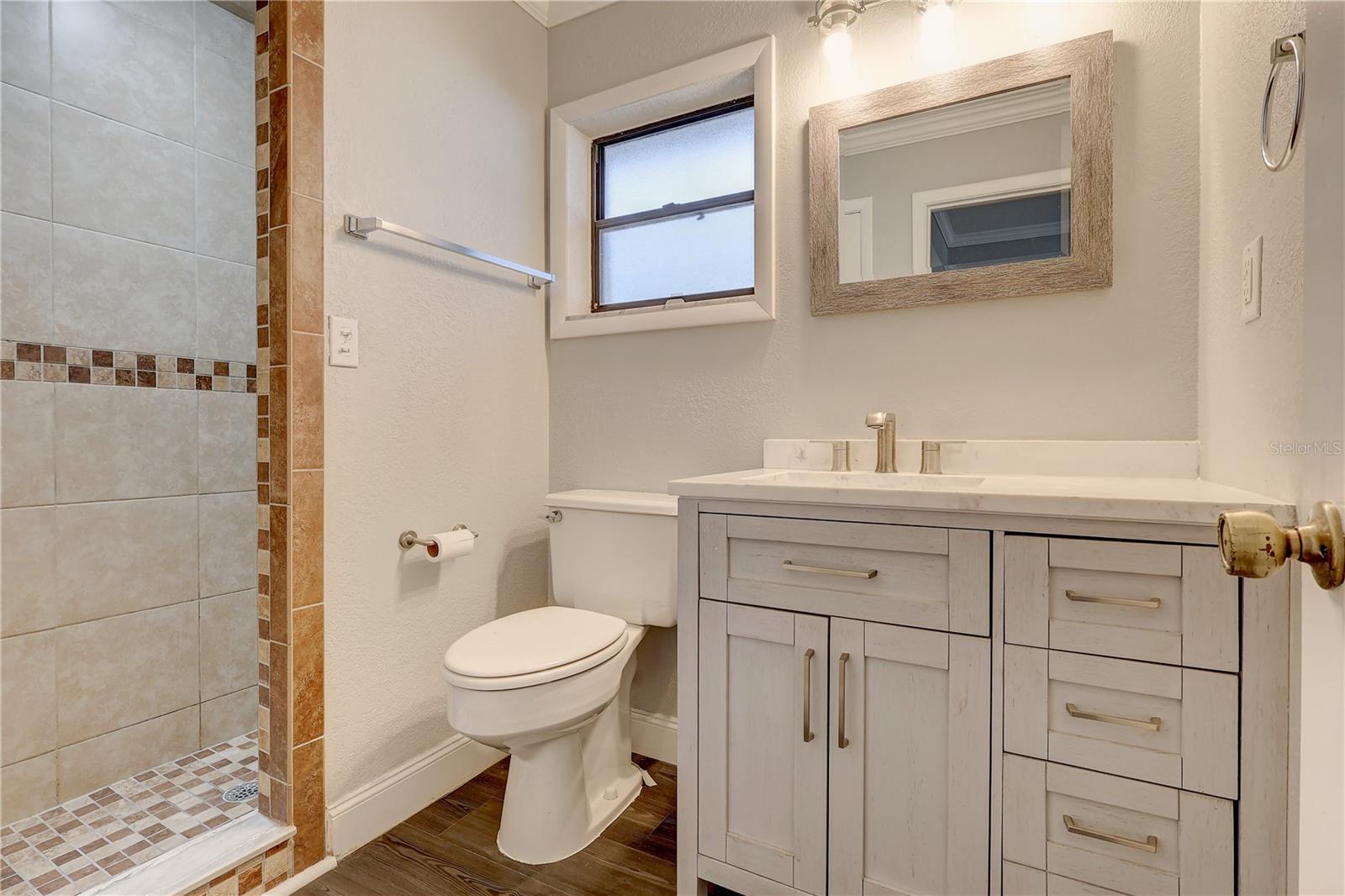 Image 30 of 47 For 544 Coleman Drive W