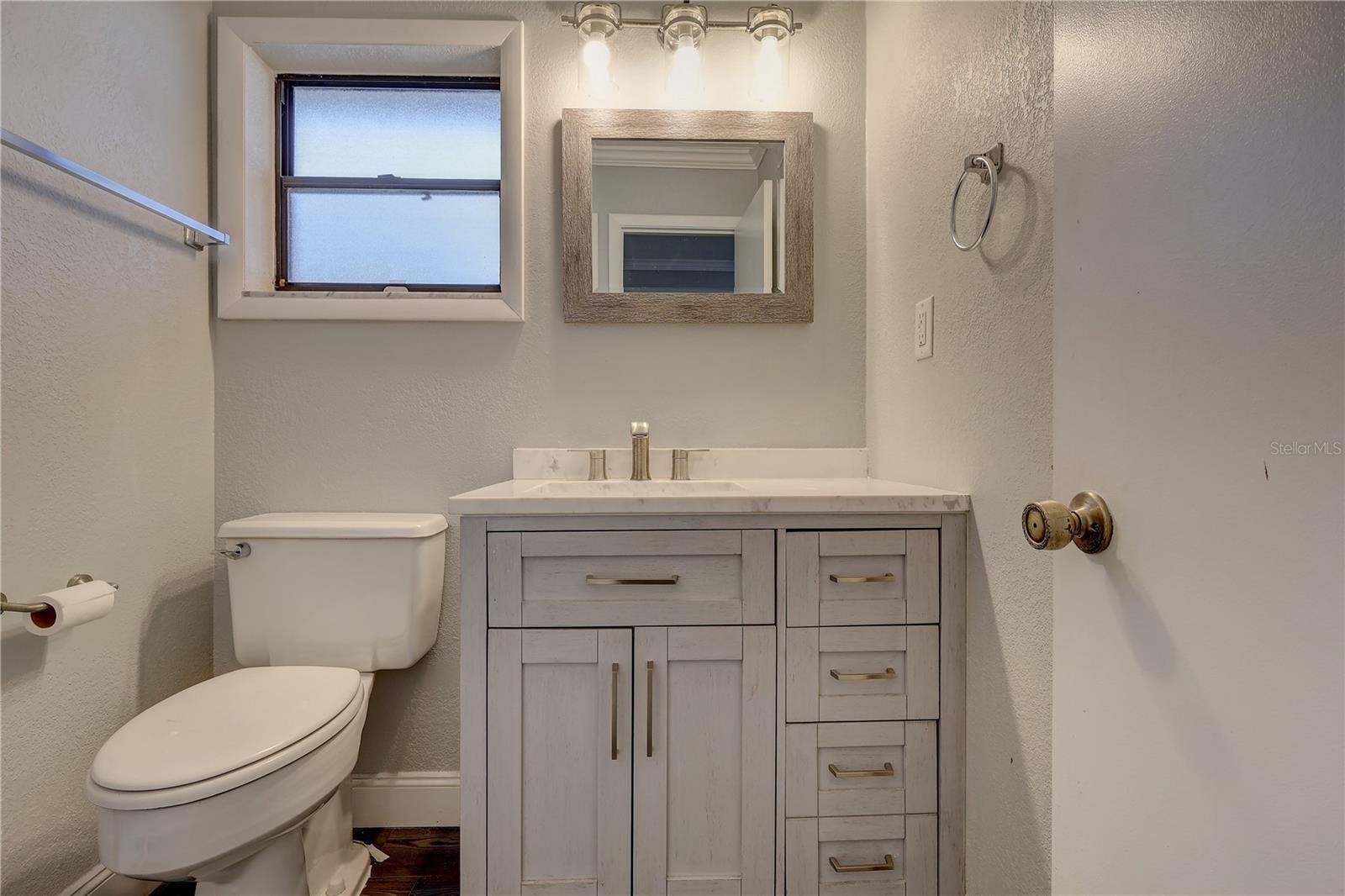 Image 31 of 47 For 544 Coleman Drive W