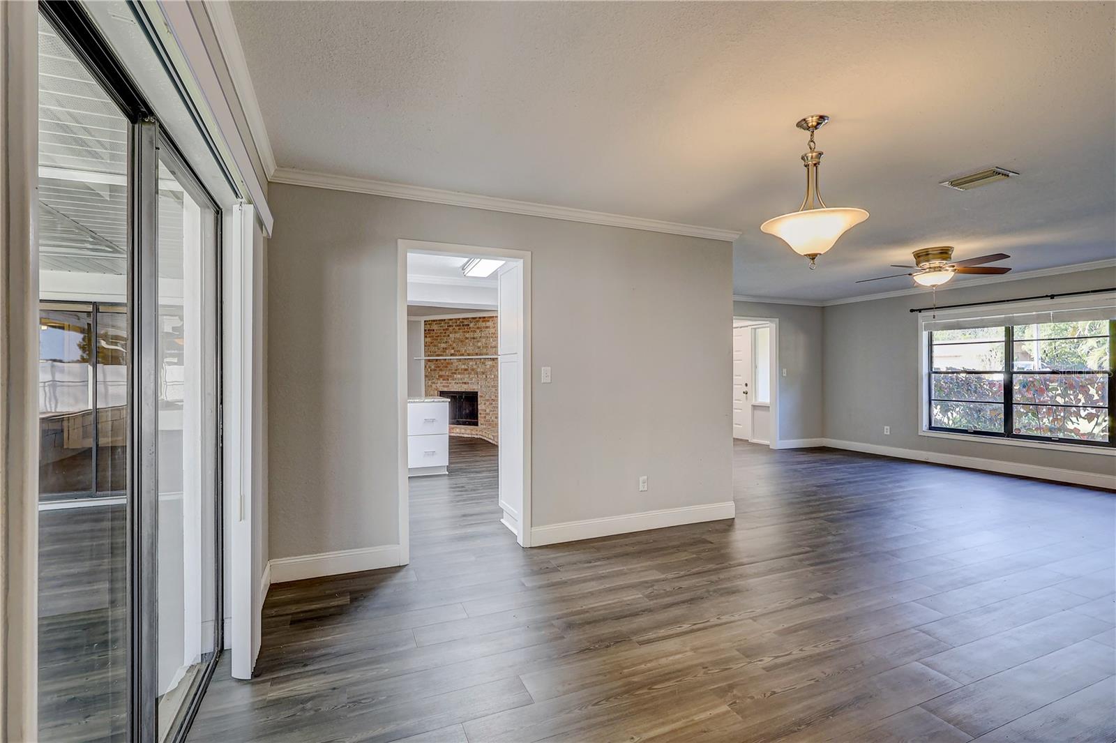 Image 8 of 47 For 544 Coleman Drive W