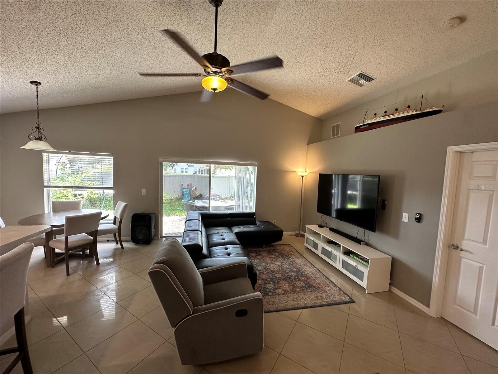 Image 2 of 8 For 209 Aberdeen