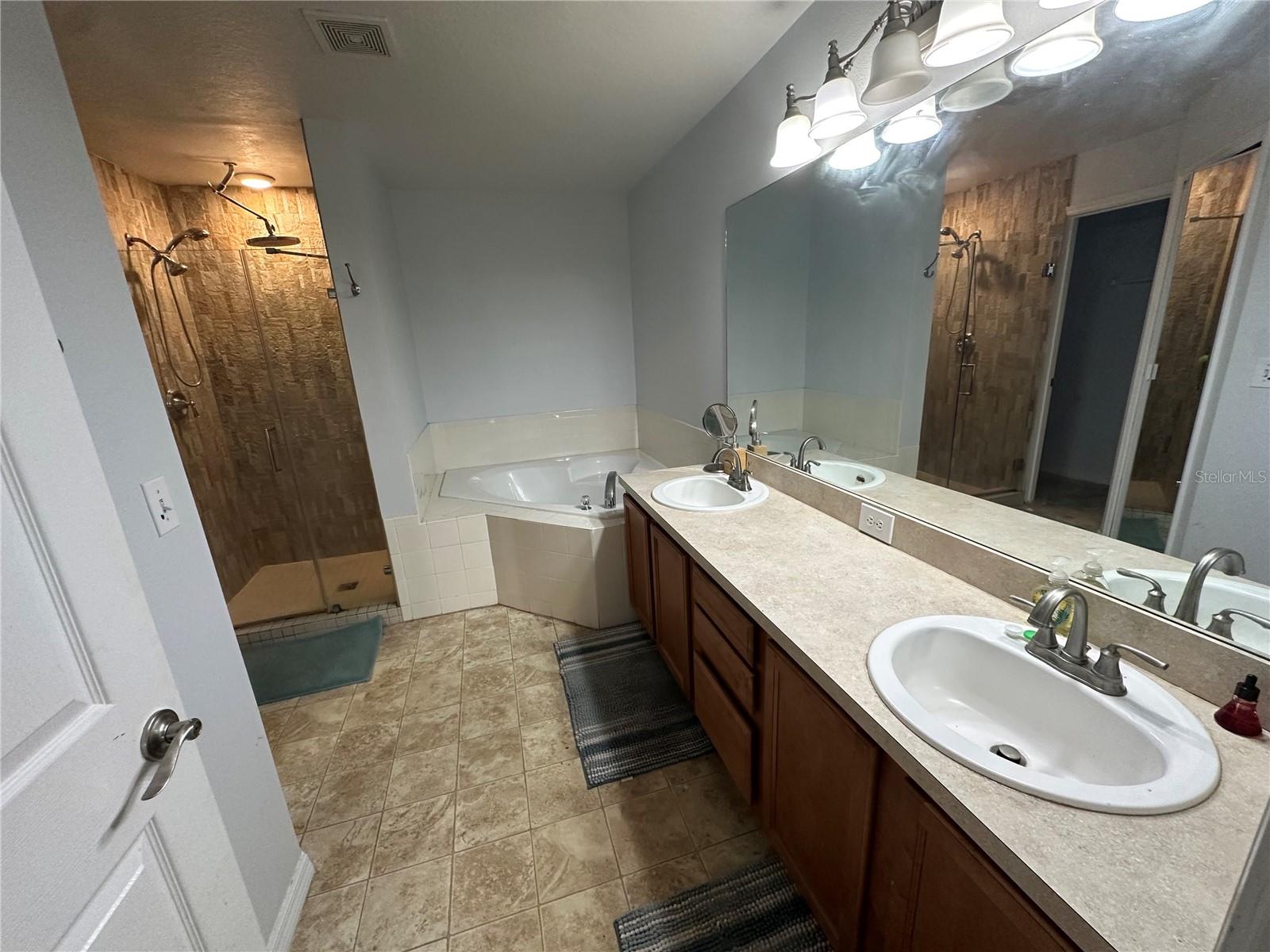 Image 5 of 8 For 209 Aberdeen