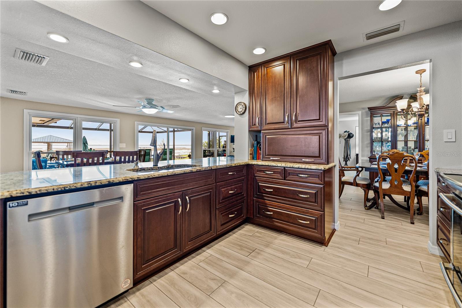 Image 11 of 85 For 344 Sunshine Drive