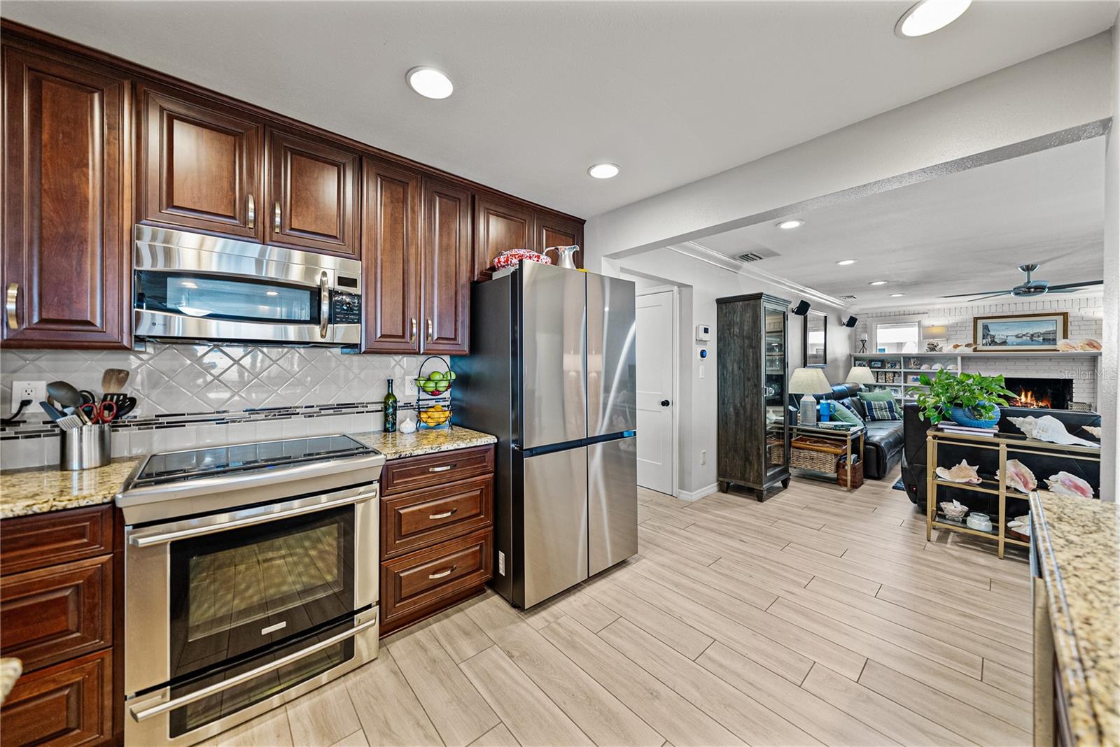 Image 13 of 85 For 344 Sunshine Drive