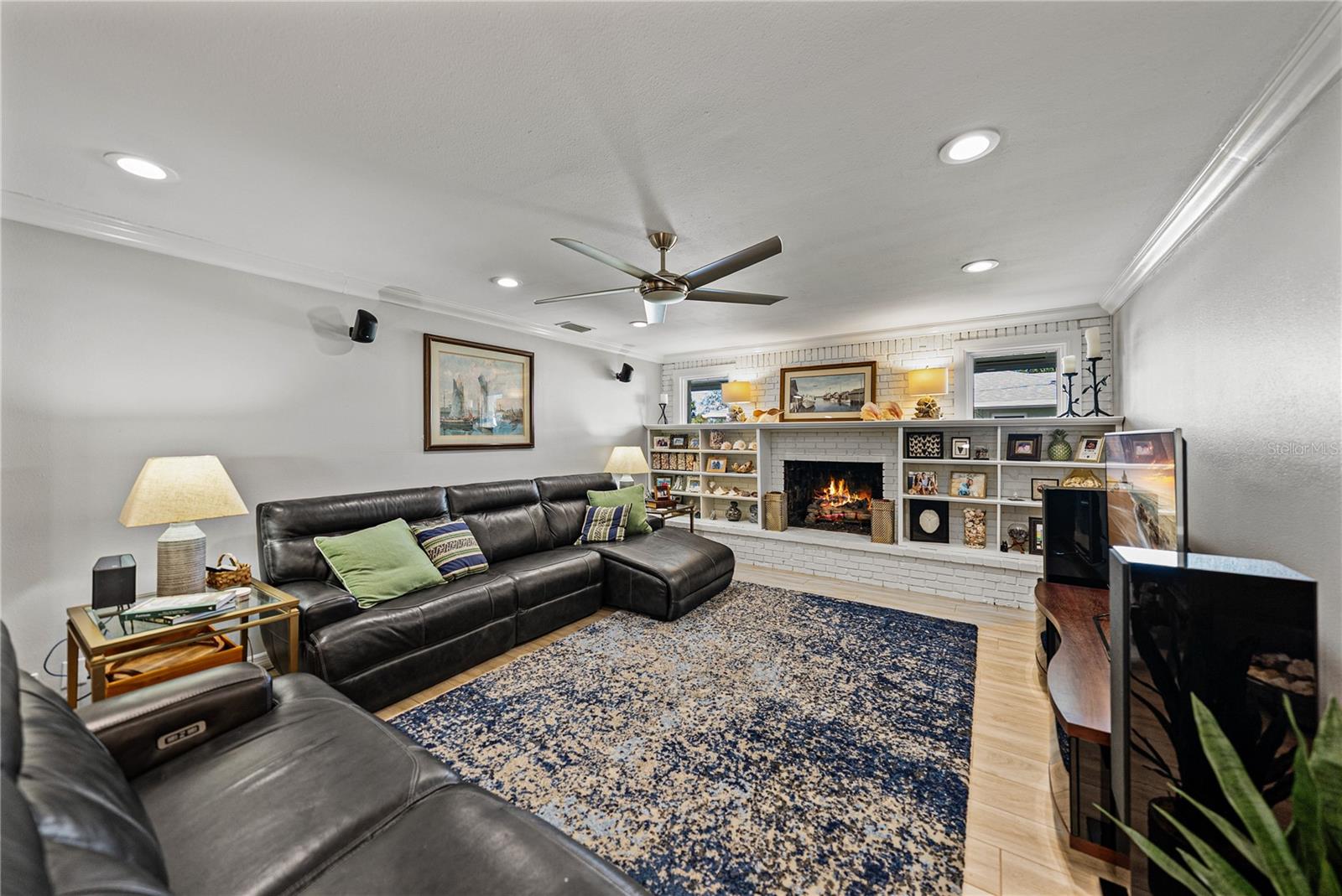 Image 17 of 85 For 344 Sunshine Drive