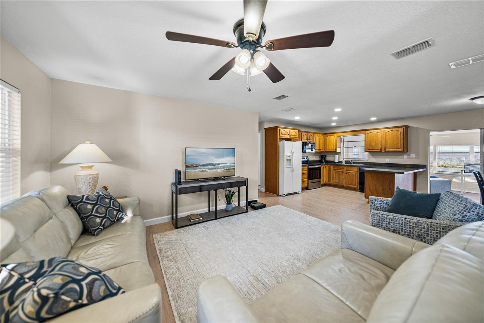 Image 4 of 51 For 104 Lake Reedy Boulevard