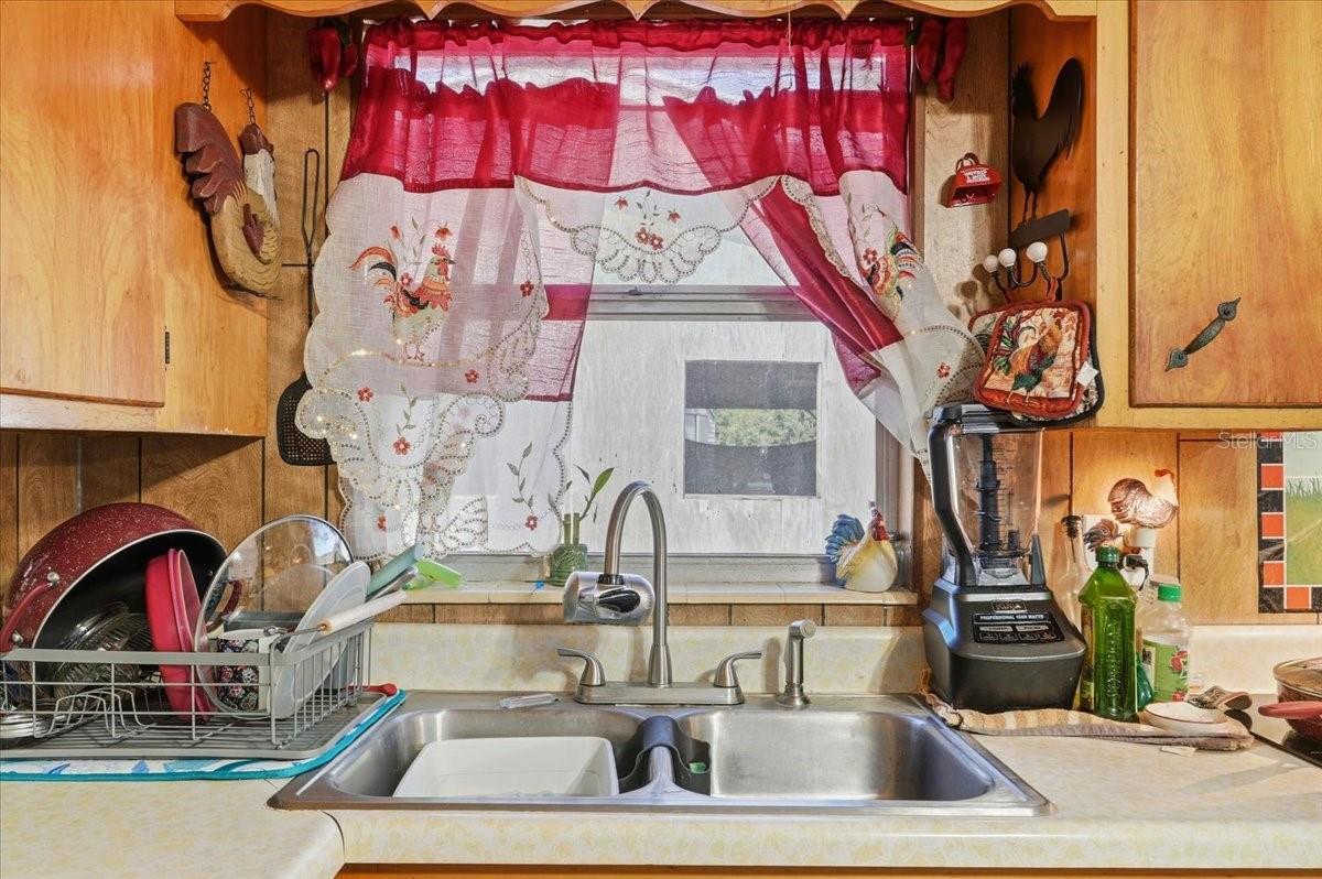 Image 5 of 25 For 54 Gardner Avenue