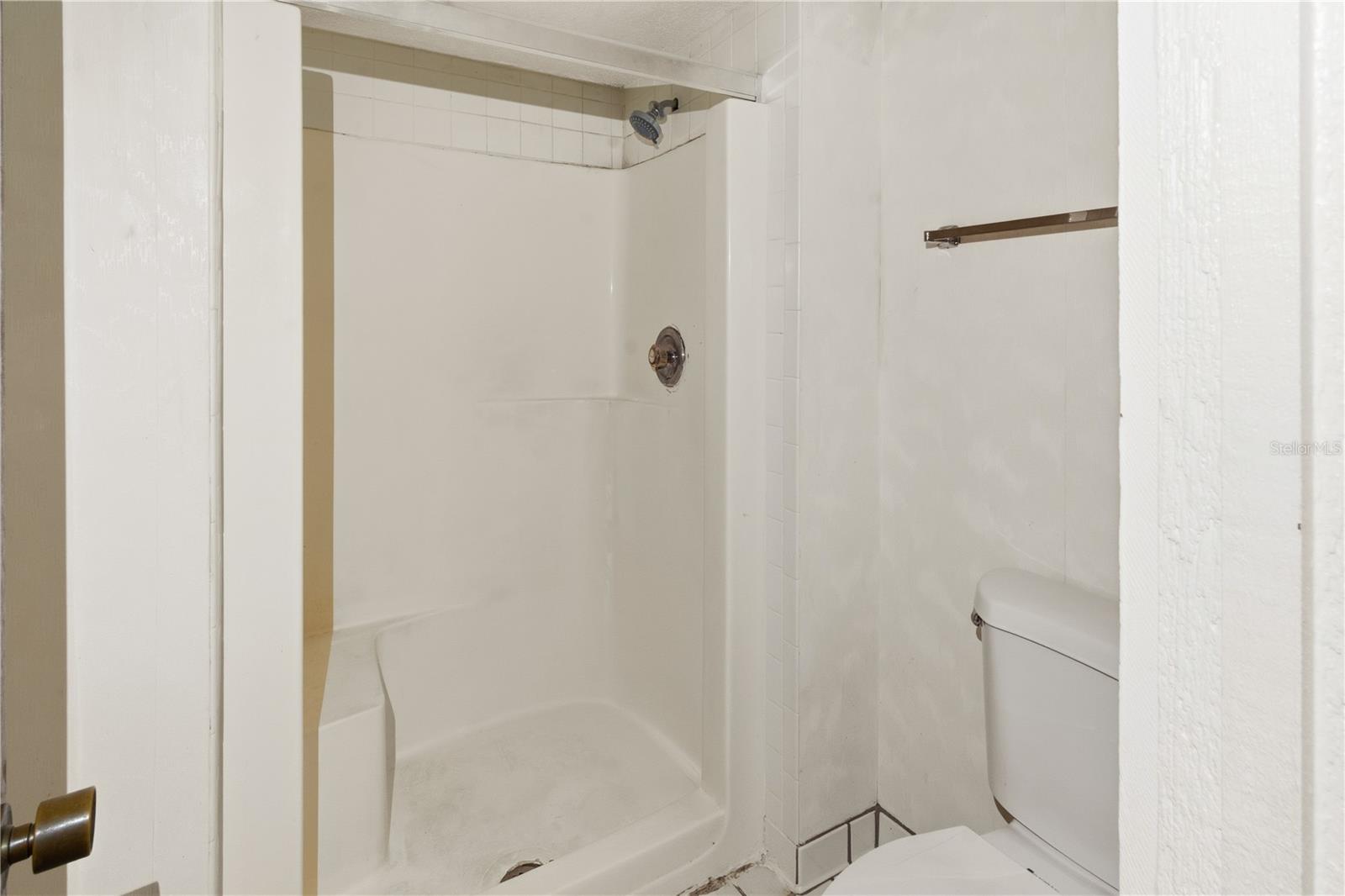 Image 16 of 24 For 2114 Corner Lake Drive E