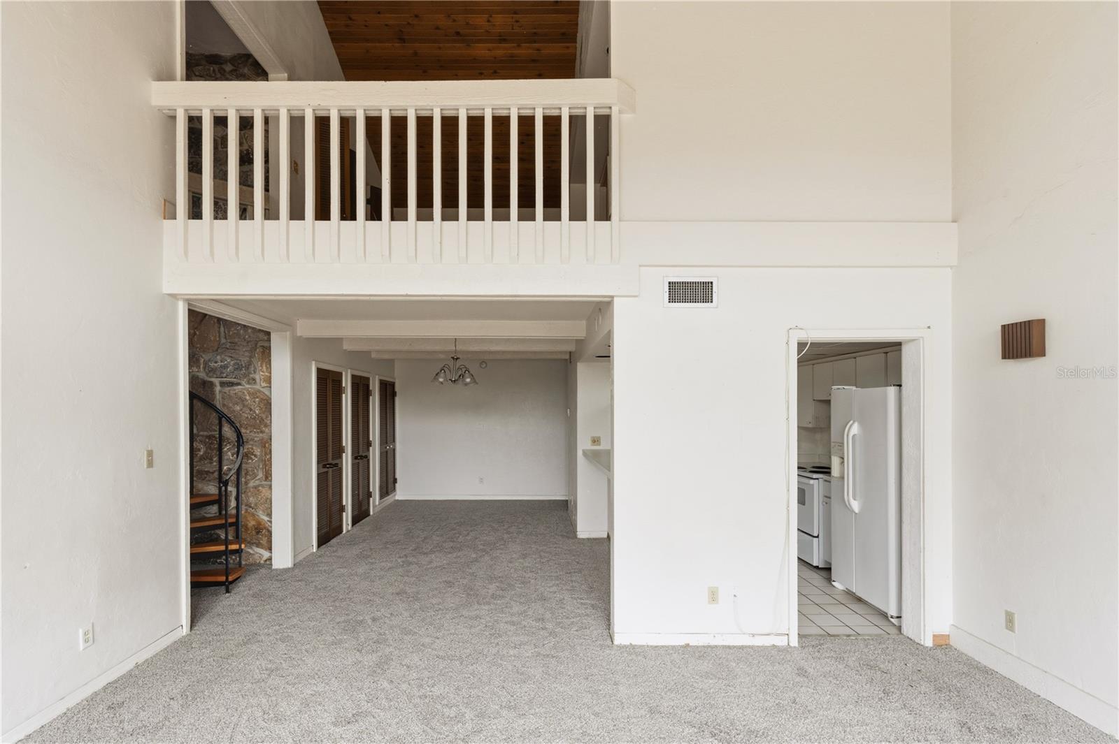 Image 7 of 24 For 2114 Corner Lake Drive E