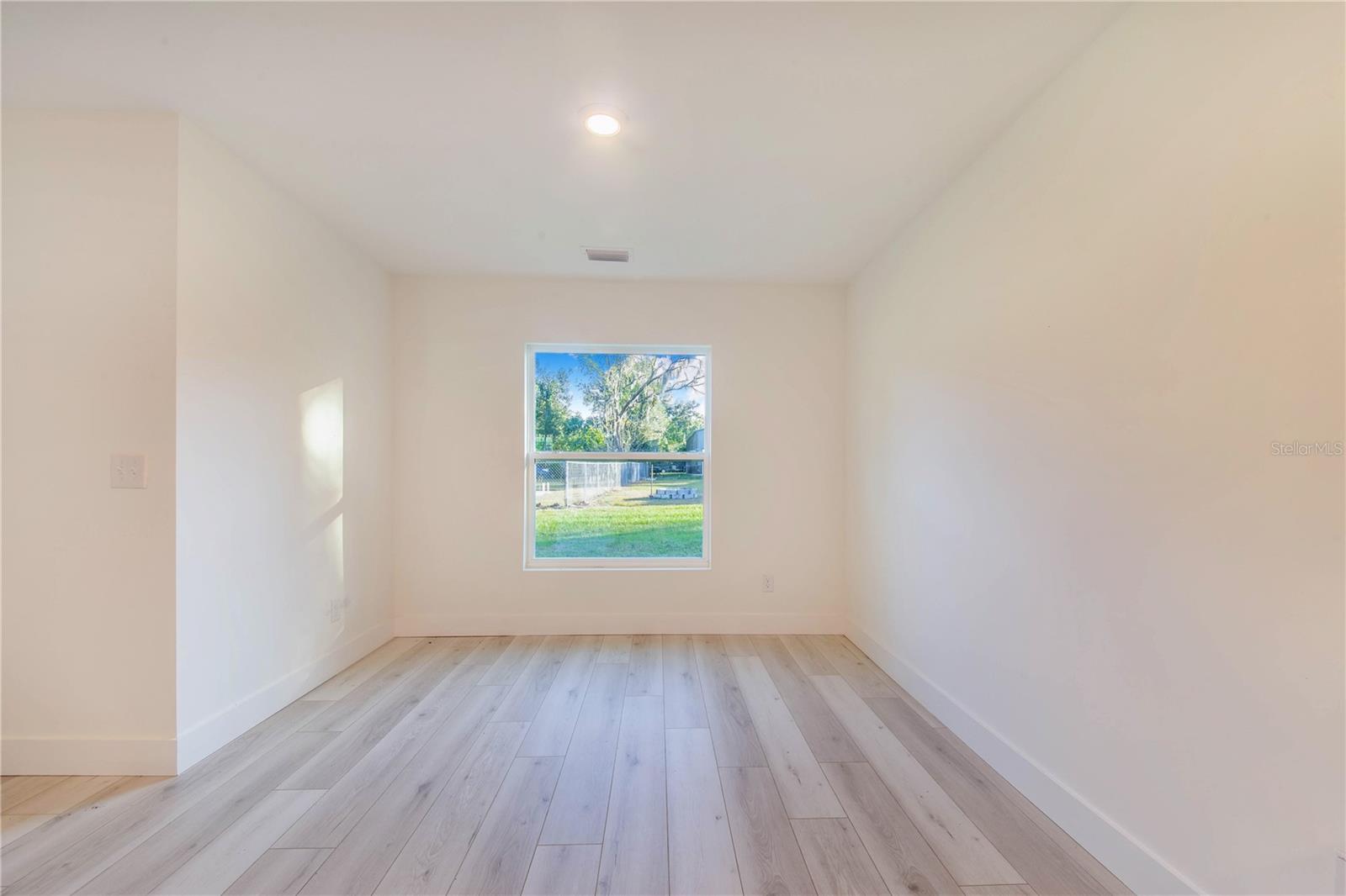 Image 14 of 31 For 500 9th Street Ne