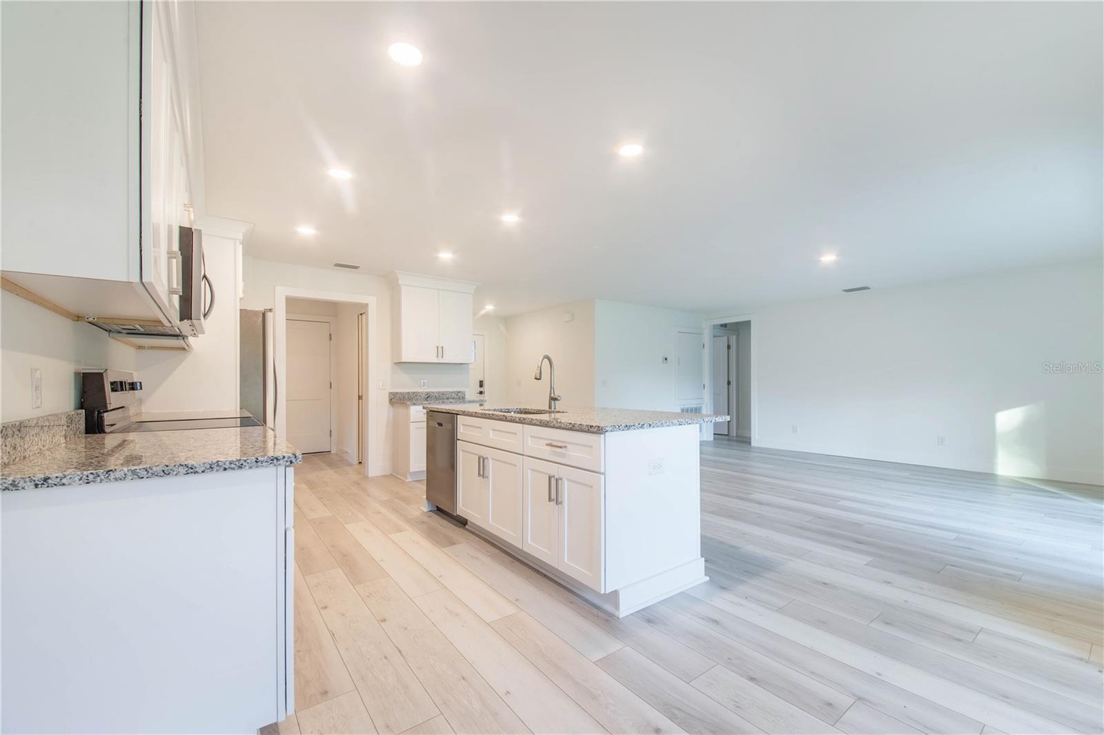 Image 16 of 31 For 500 9th Street Ne