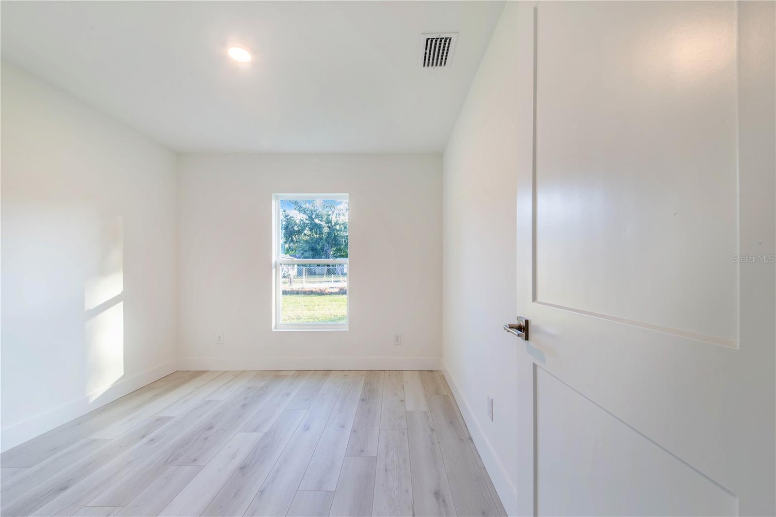 Image 27 of 31 For 500 9th Street Ne