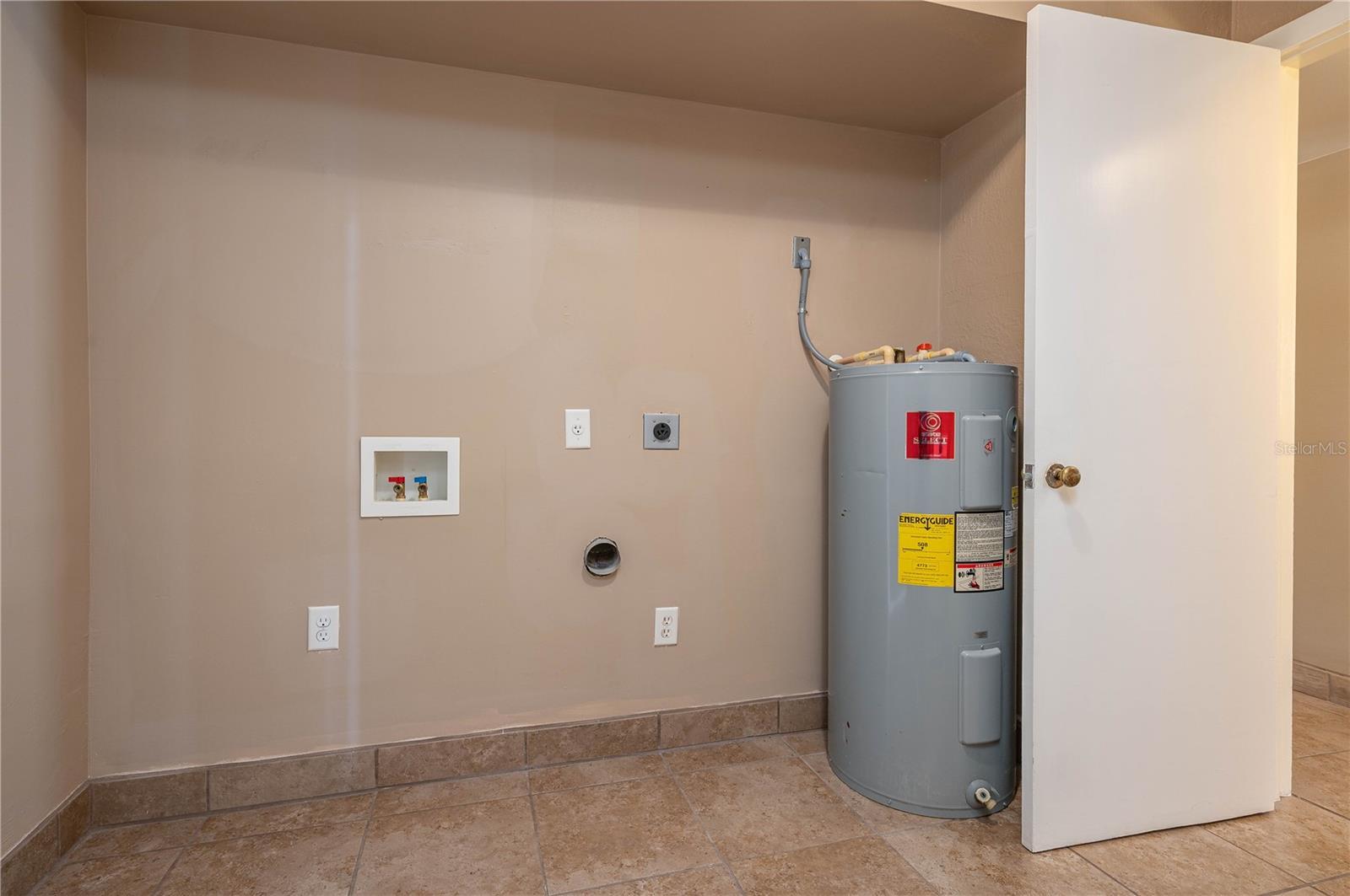 Image 13 of 25 For 106 Prado Avenue