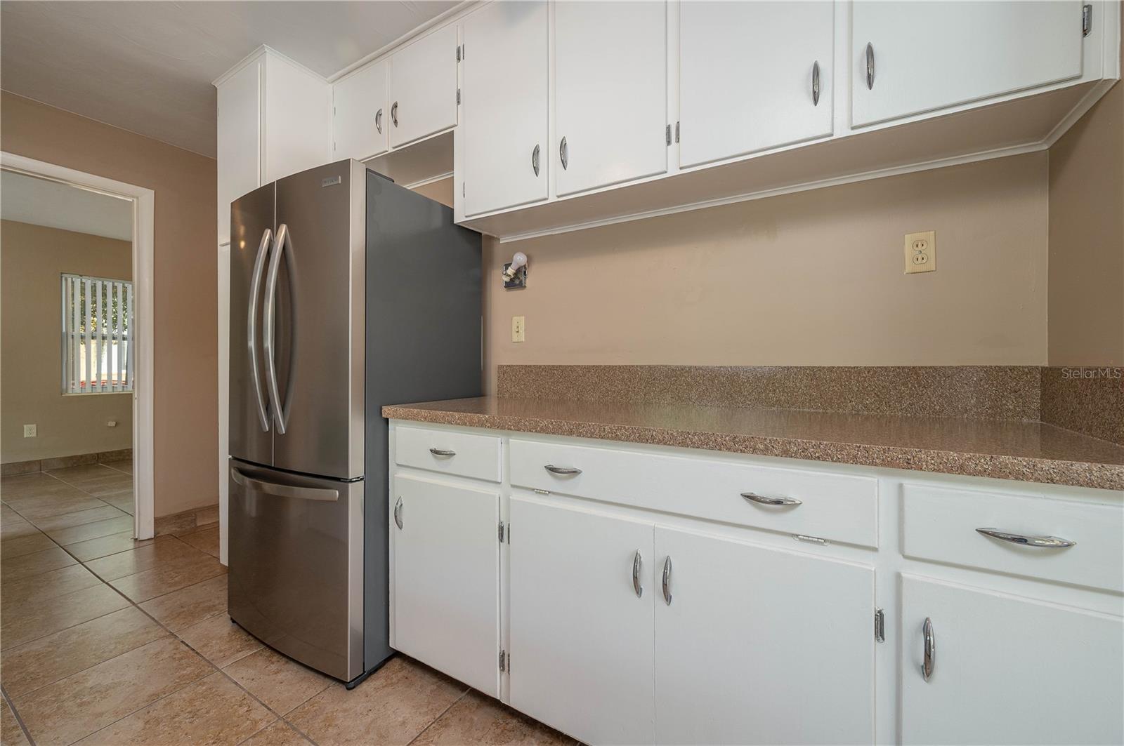 Image 6 of 25 For 106 Prado Avenue