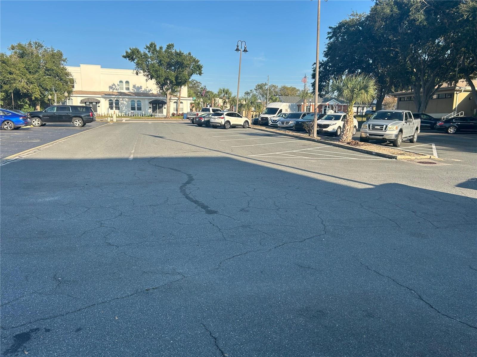 Image 26 of 29 For 2111 Lakeview Drive 3c