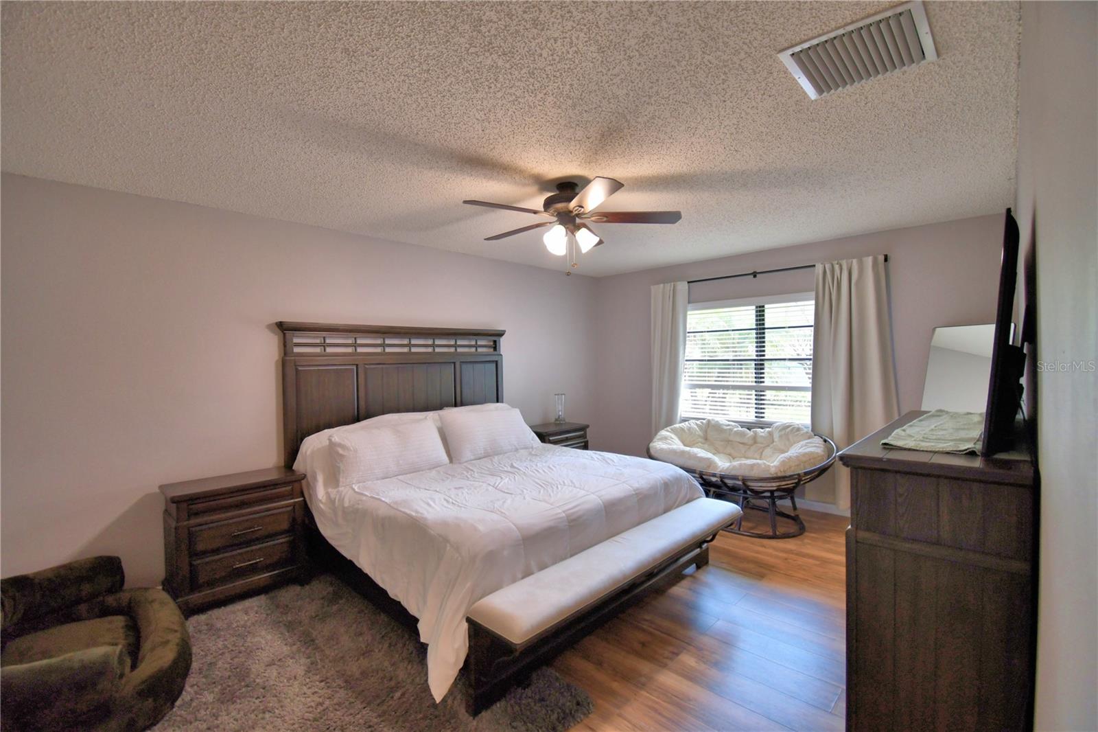 Image 16 of 49 For 469 Muirfield Court