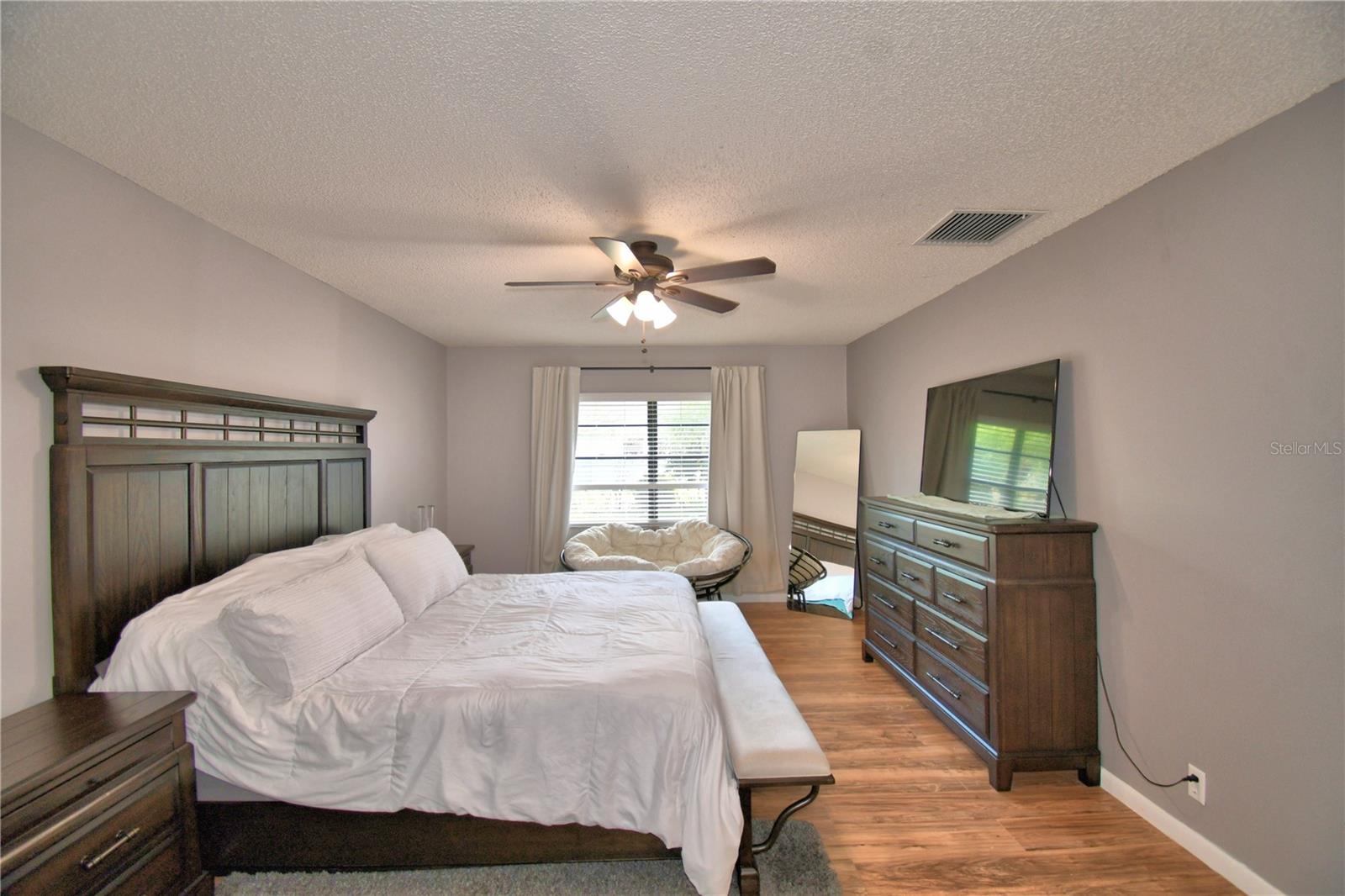 Image 19 of 49 For 469 Muirfield Court